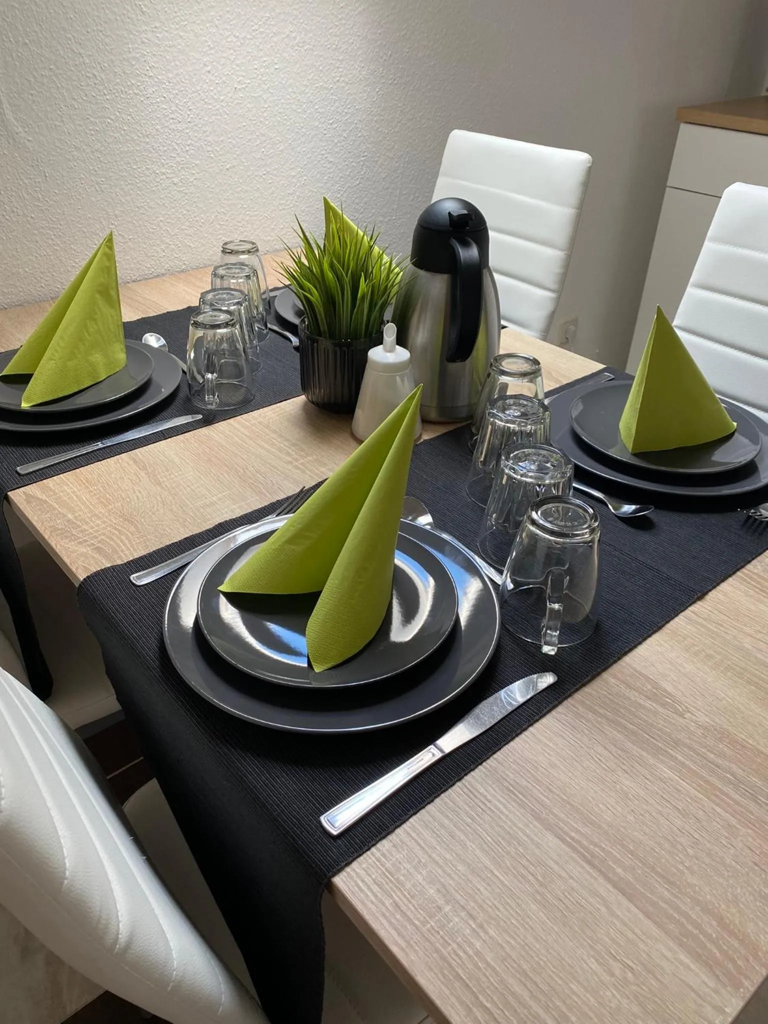 Dining area in Appartementhaus 5. Jahreszeit