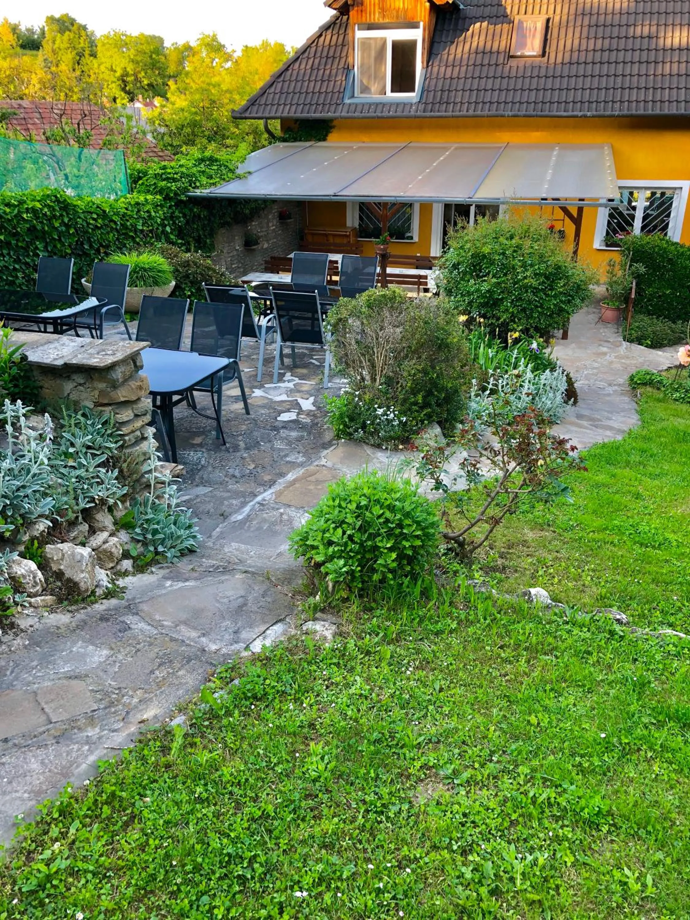 Garden in Appartementhaus 5. Jahreszeit