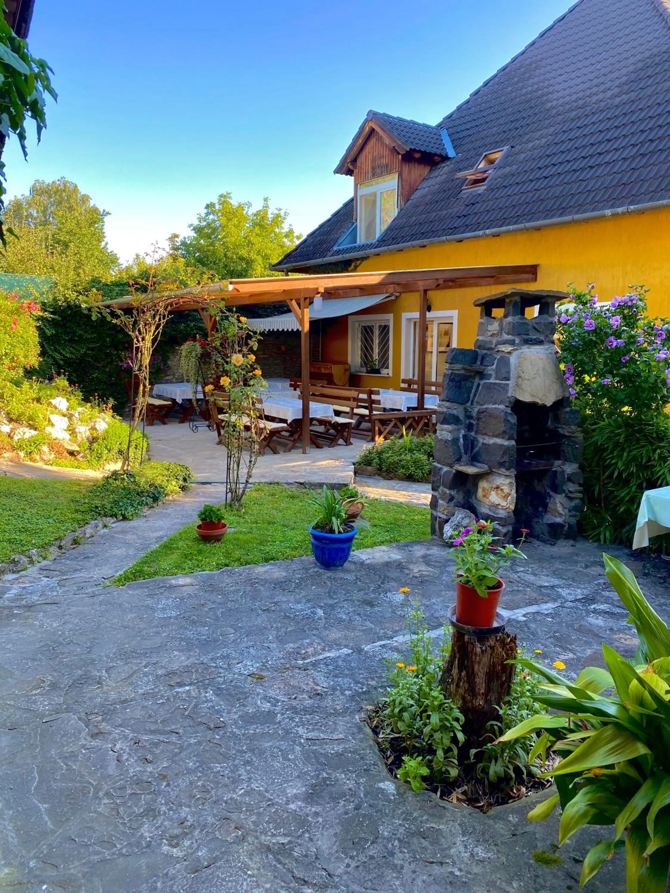 Garden in Appartementhaus 5. Jahreszeit