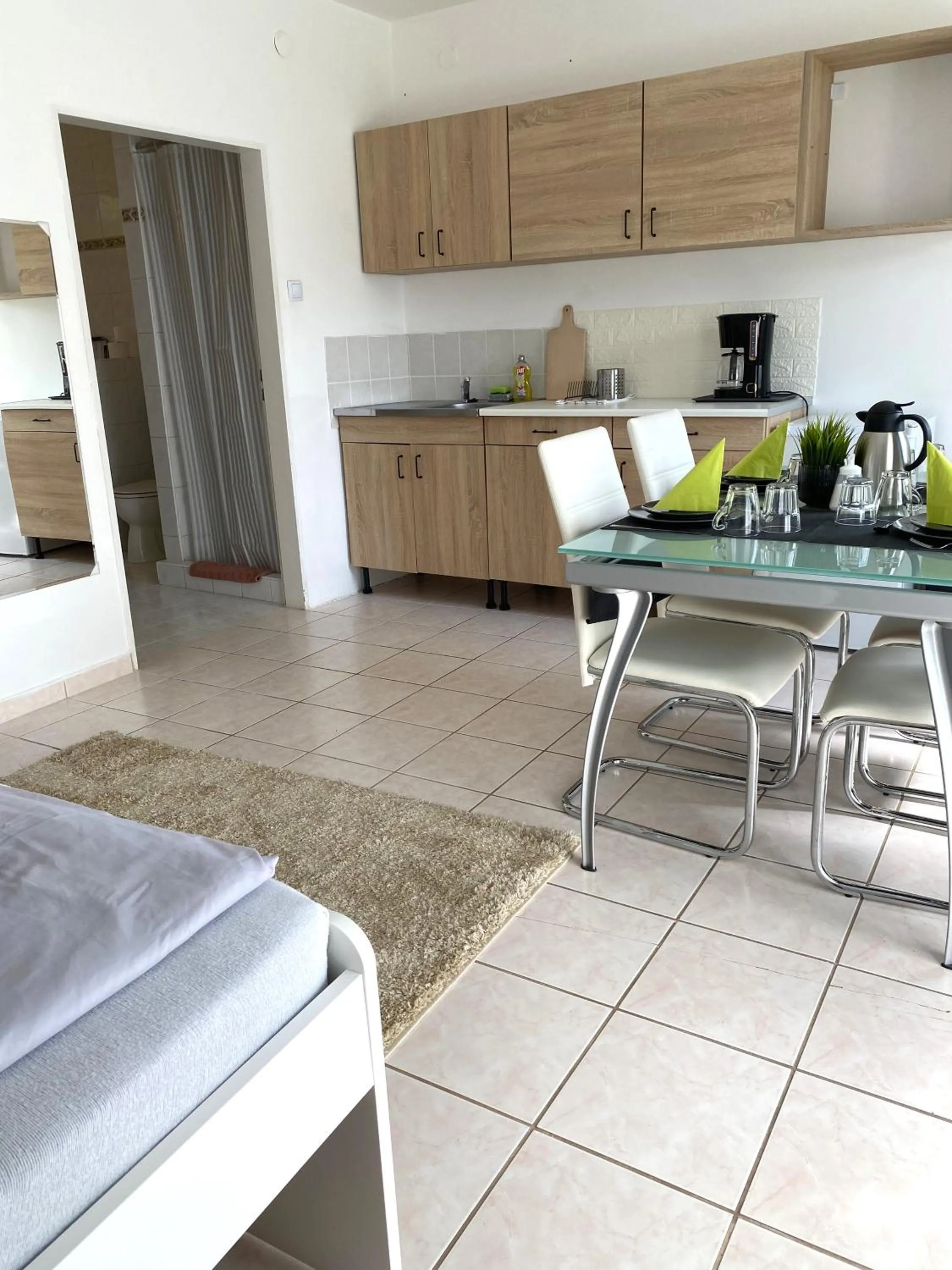 Kitchen or kitchenette in Appartementhaus 5. Jahreszeit