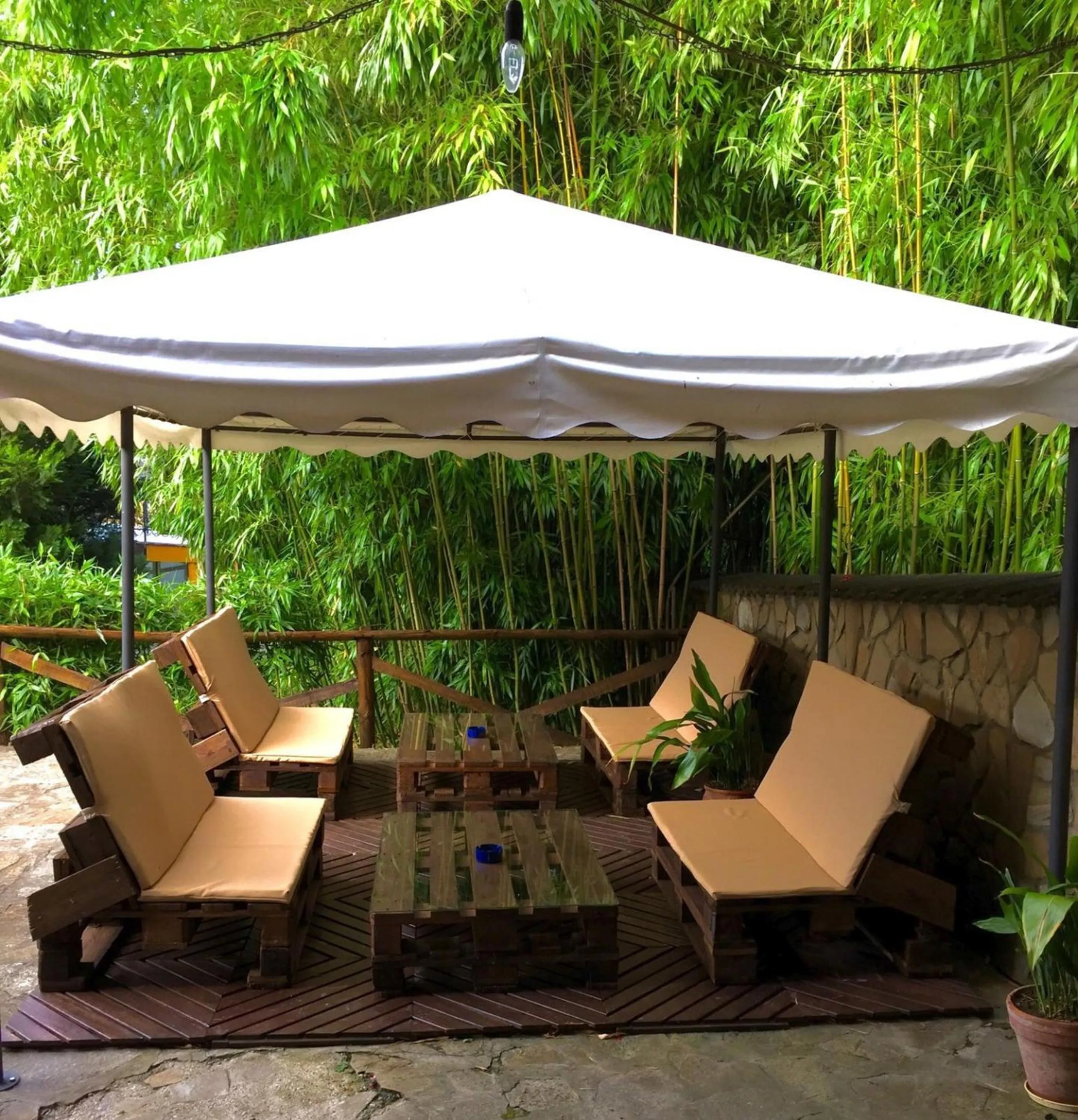 Garden in Appartementhaus 5. Jahreszeit