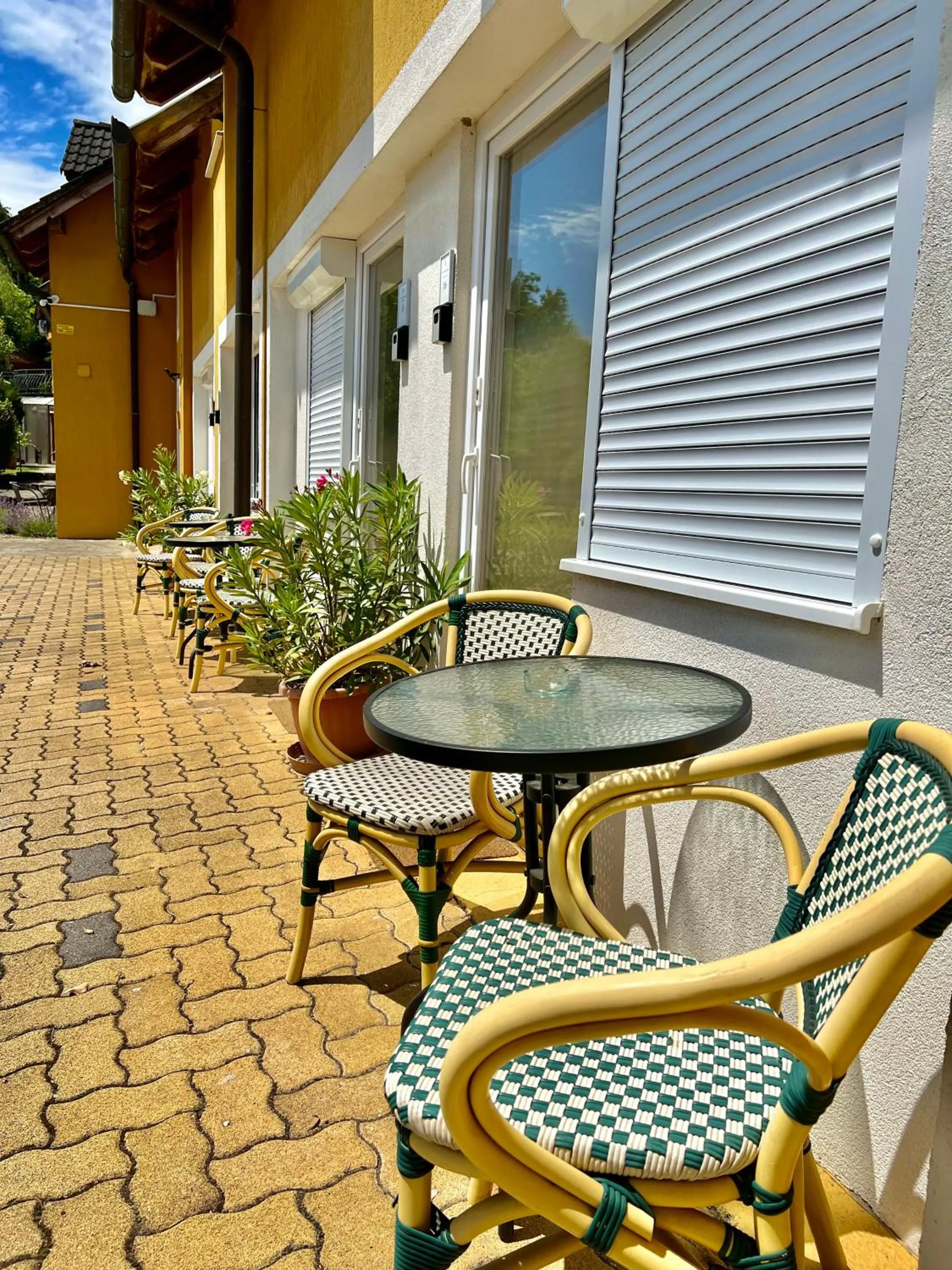 Patio in Appartementhaus 5. Jahreszeit