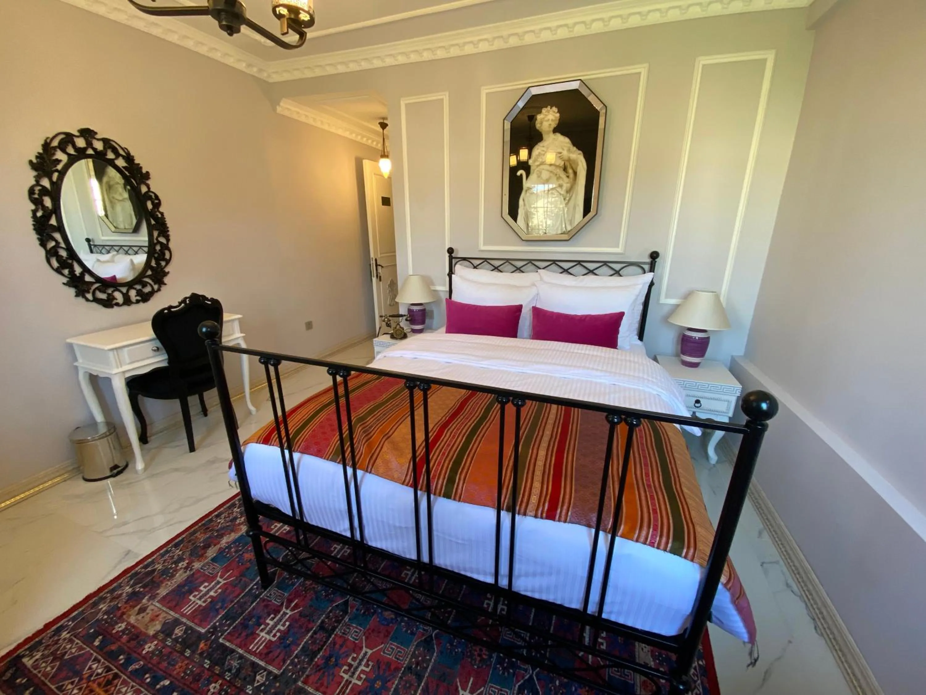 Photo of the whole room, Bed in Villa Ephesus Hotel