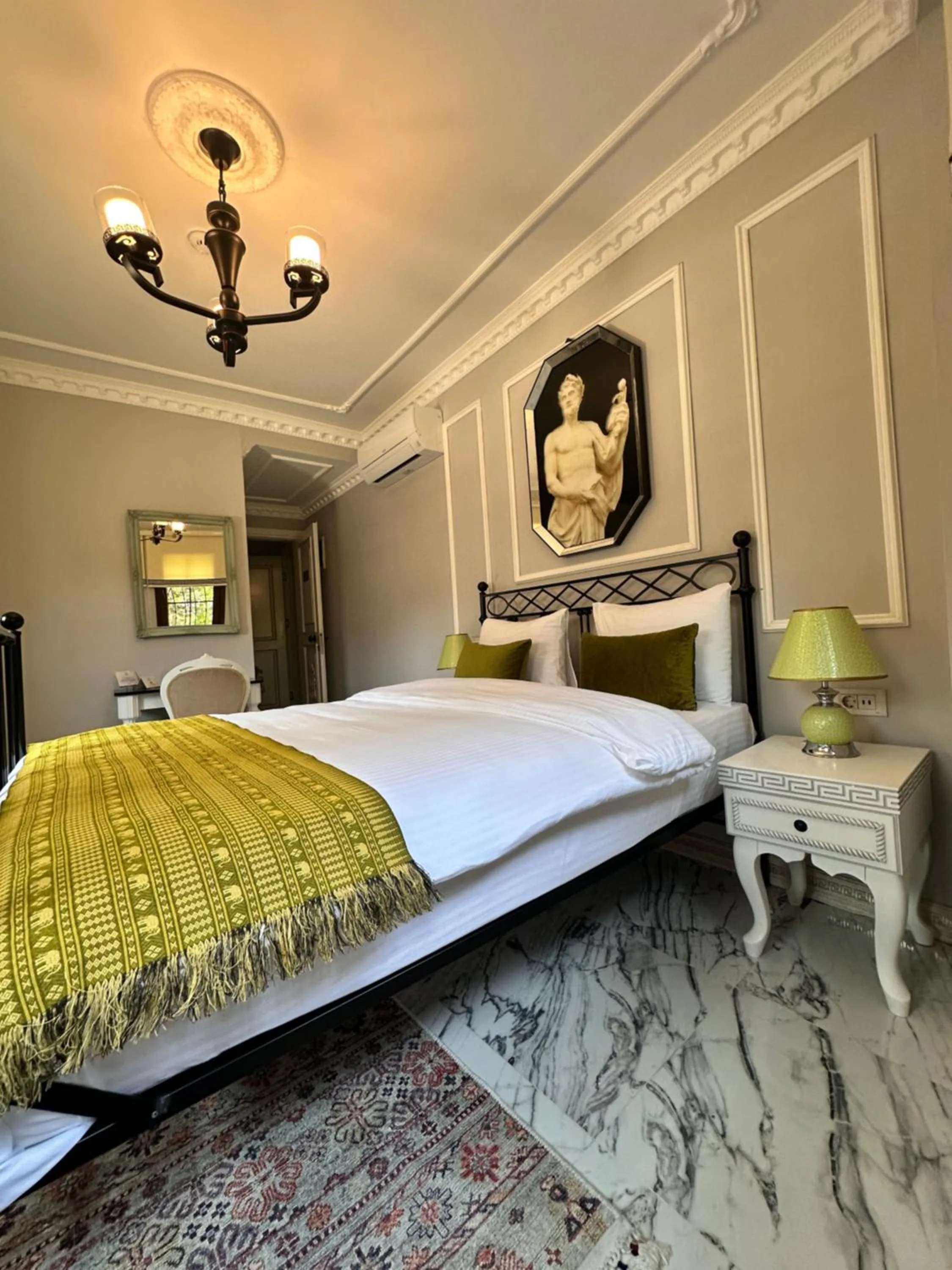 Bedroom, Bed in Villa Ephesus Hotel