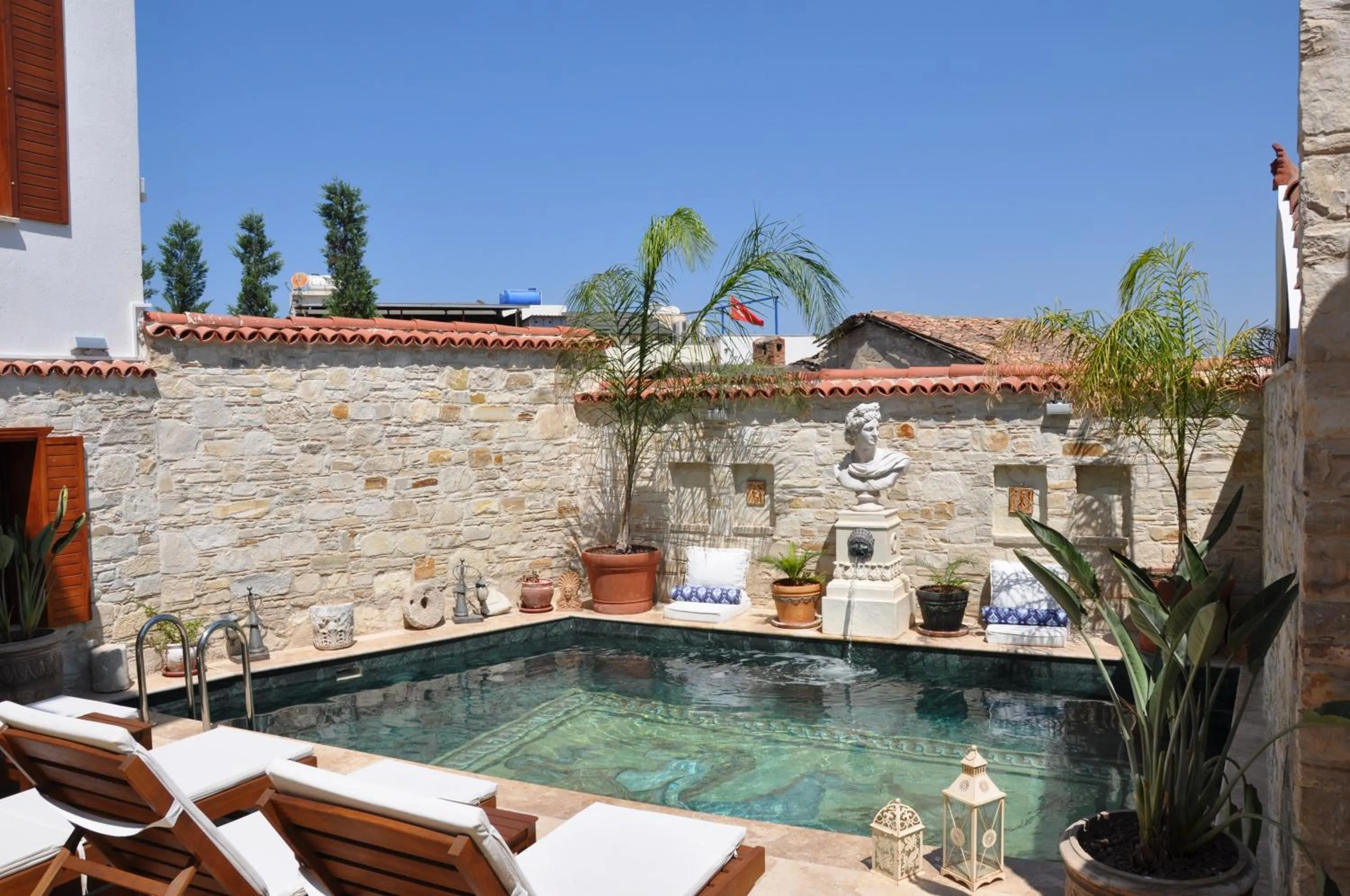 Swimming pool in Villa Ephesus Hotel