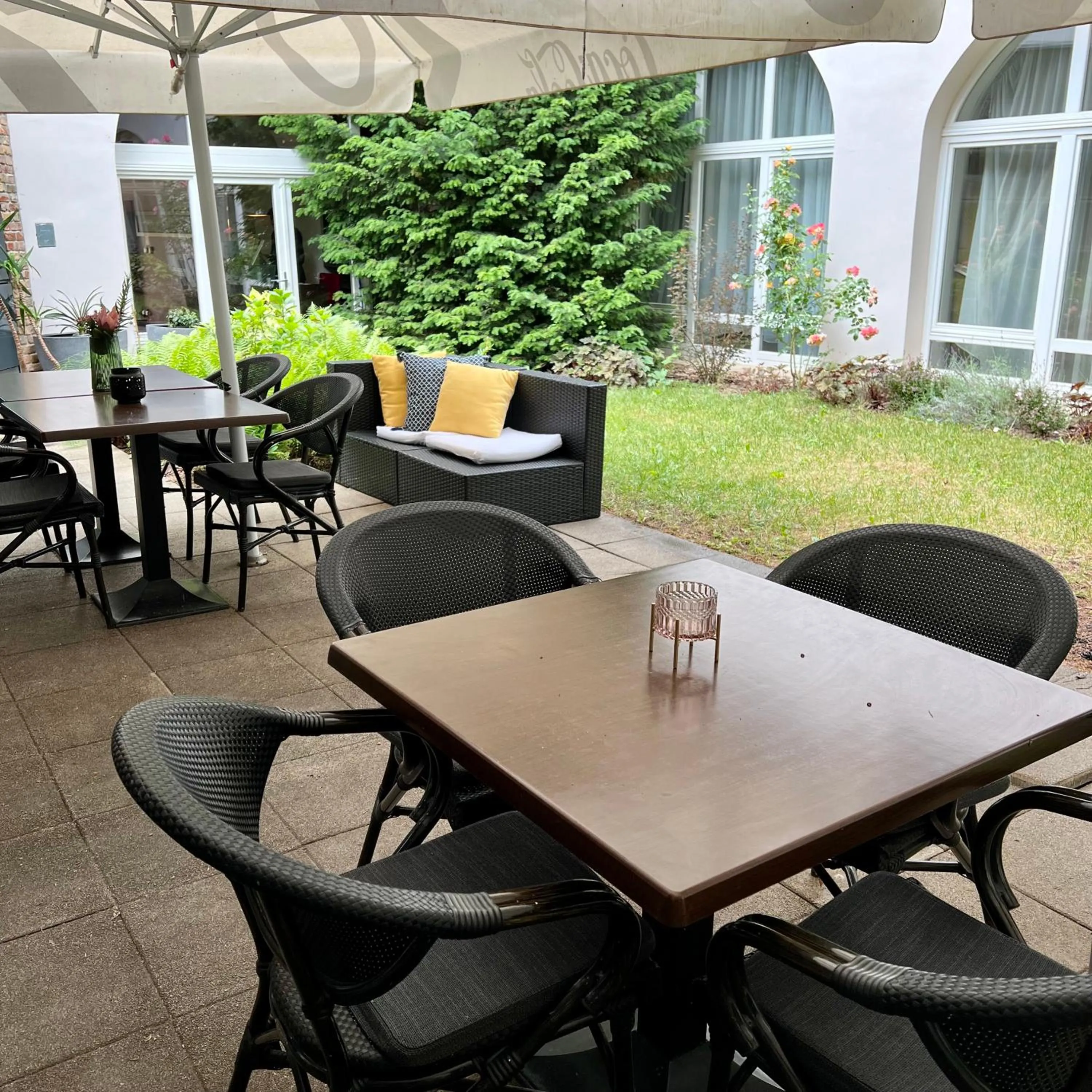 Restaurant/places to eat in Buda Castle Hotel Budapest