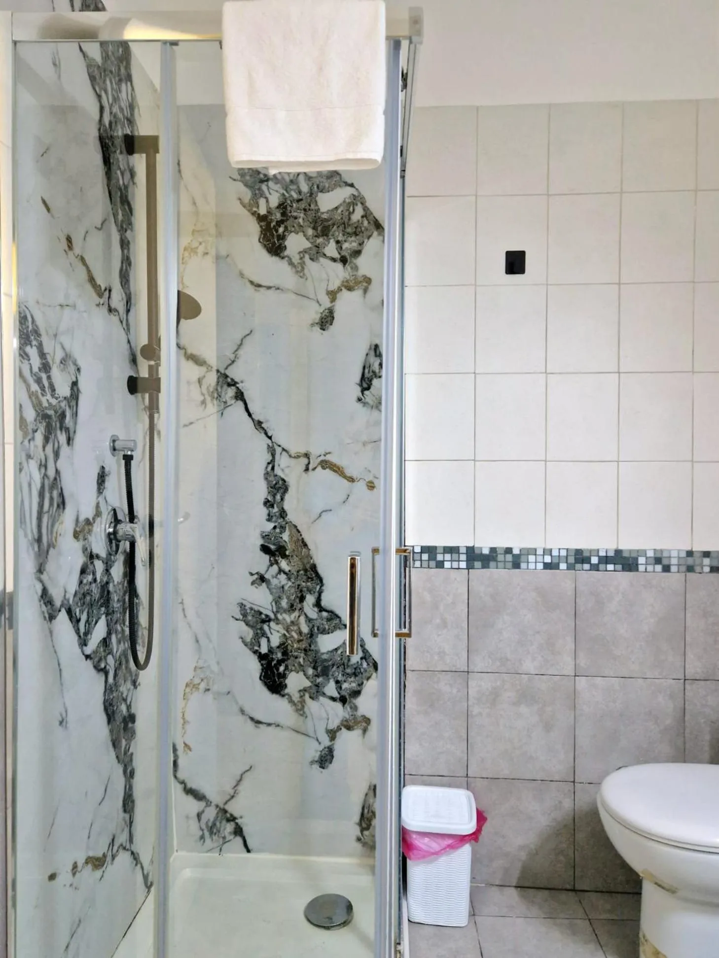 Shower in Le stanze di Partenope