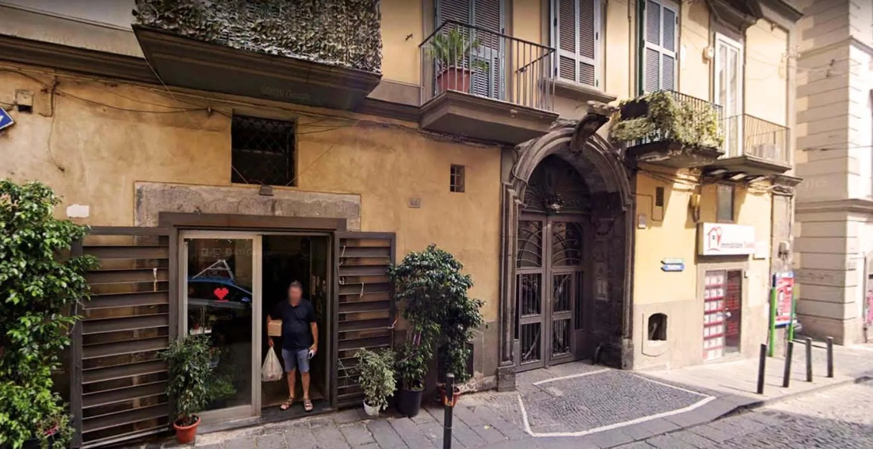 Property building in Le stanze di Partenope