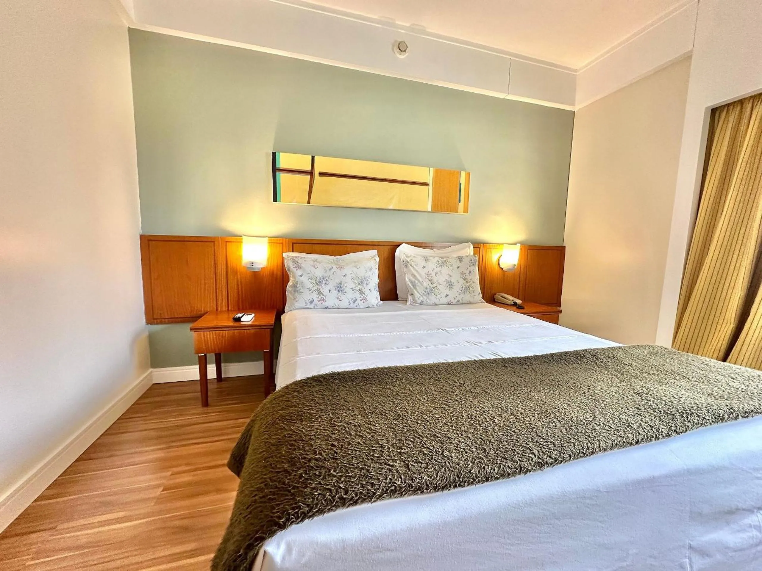 Bed in Flat Particular Rua Borges Lagoa c/ garagem UH1008