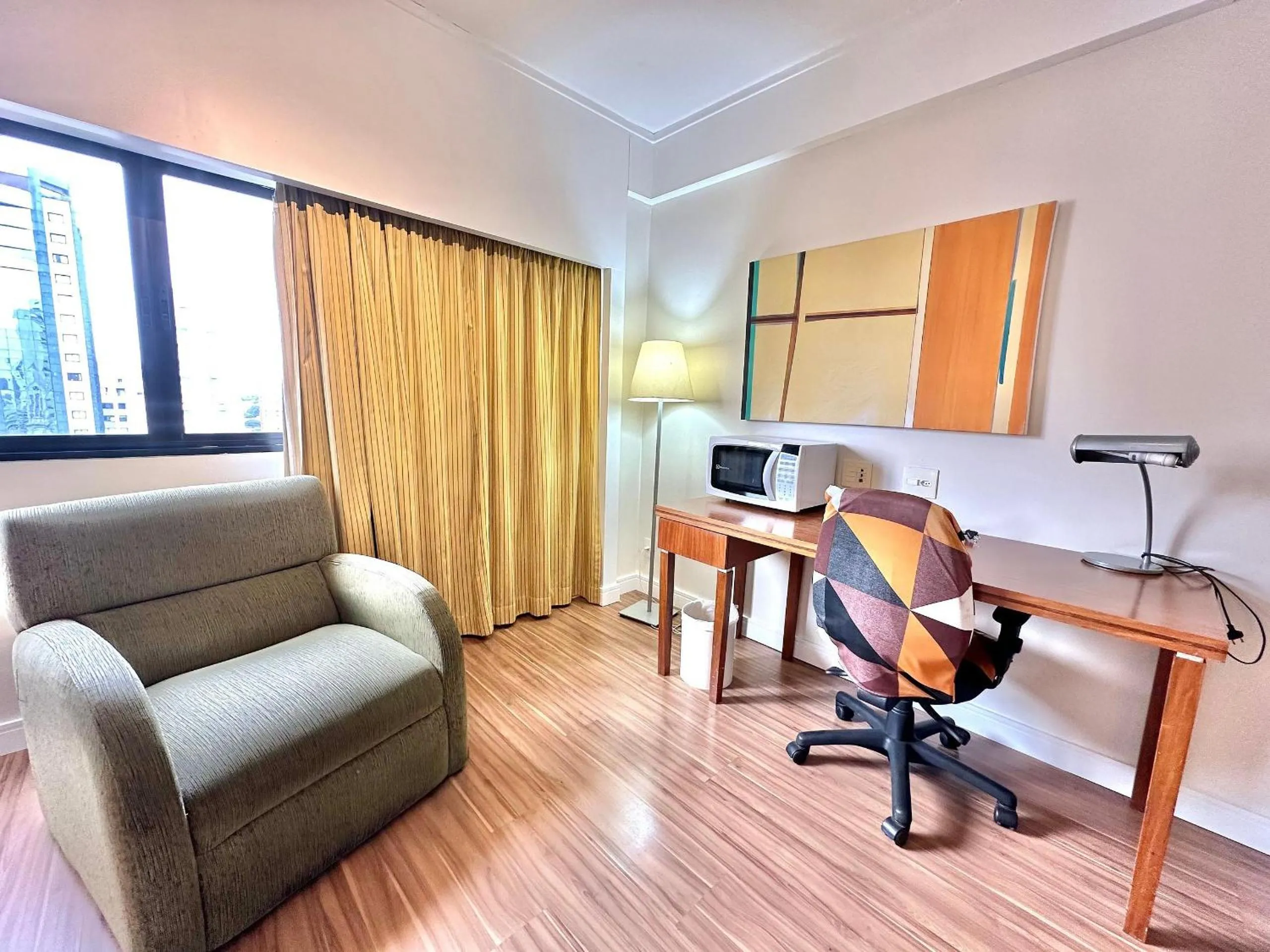 Flat Particular Rua Borges Lagoa c/ garagem UH1008