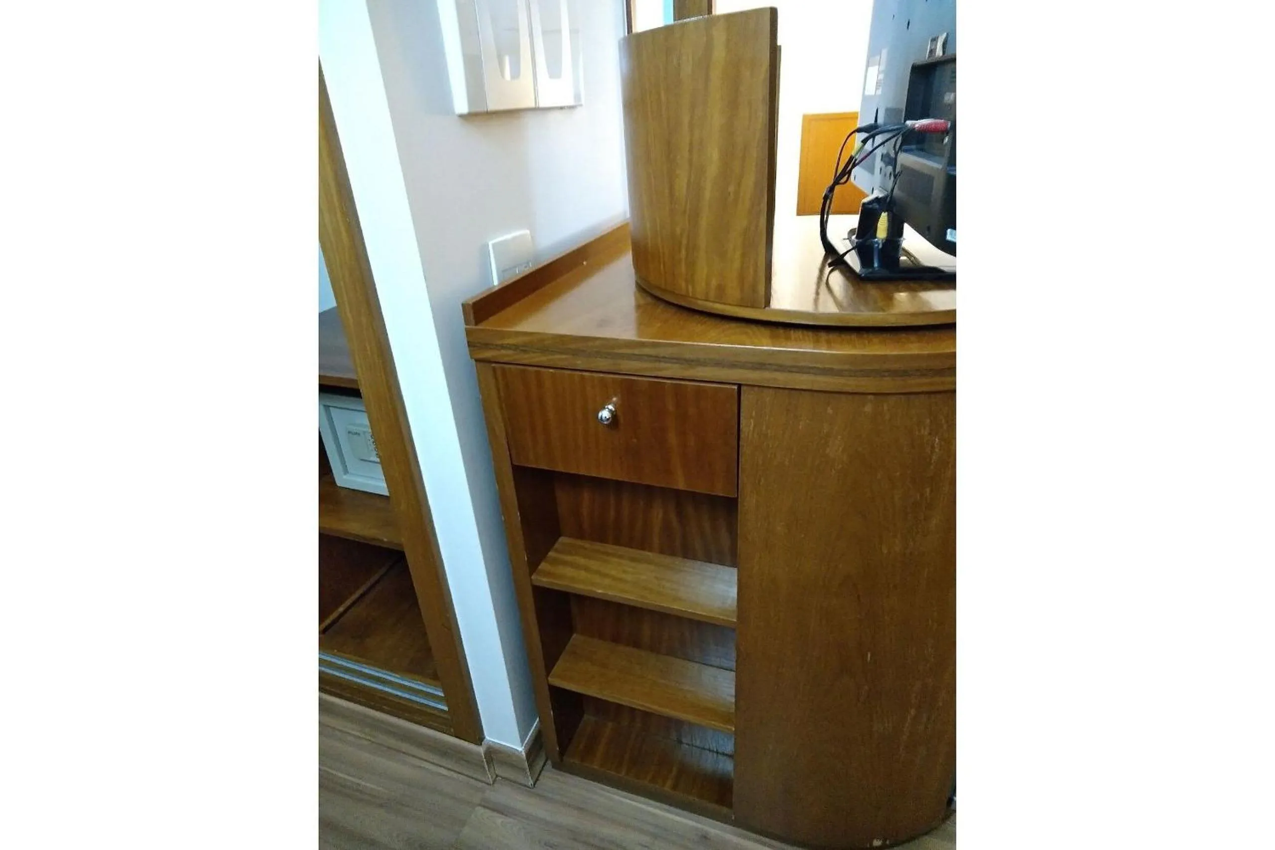 Bedroom in Flat Particular Rua Borges Lagoa c/ garagem UH1008