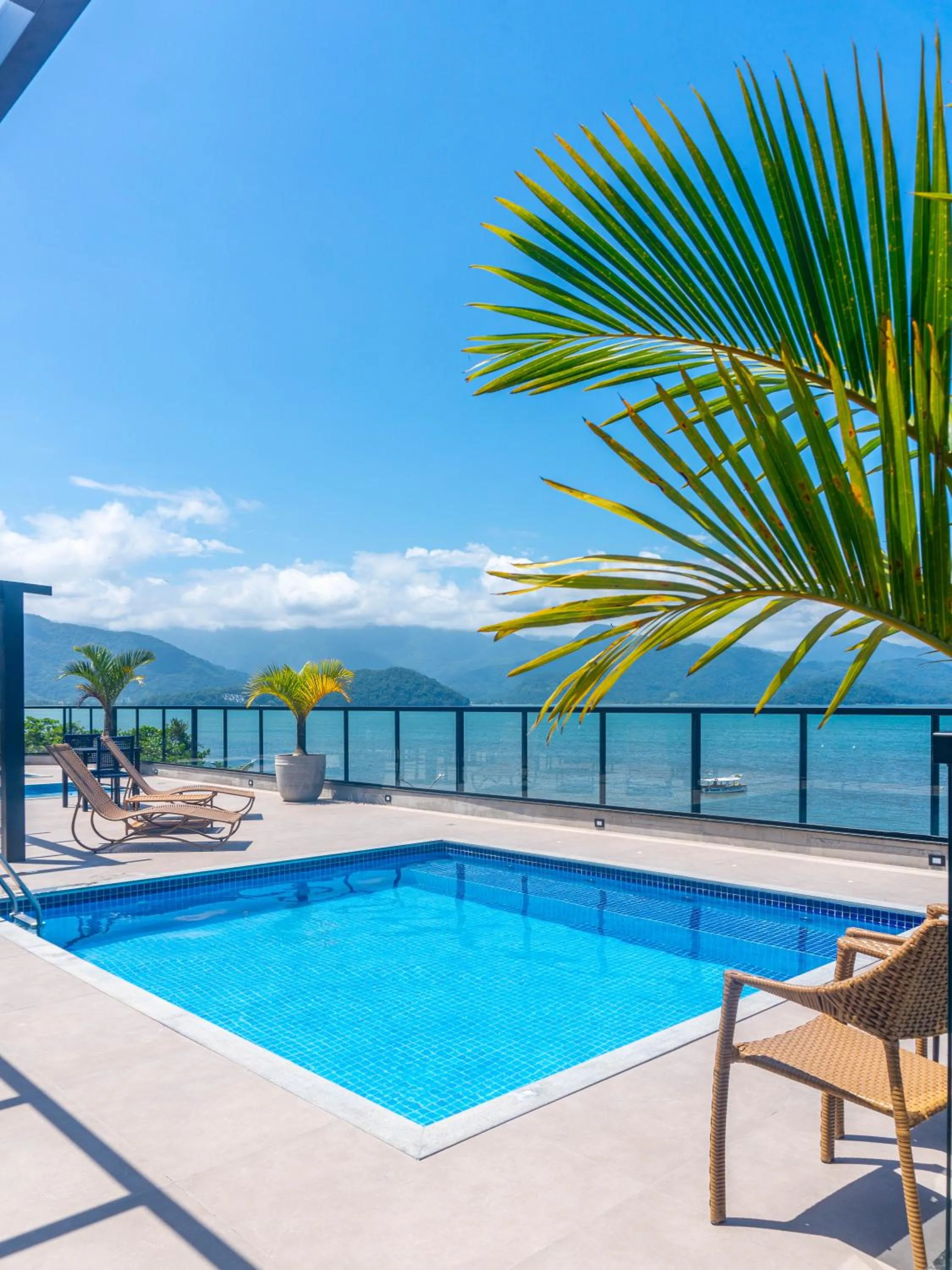 Swimming pool in Ubatuba Praia Hotel