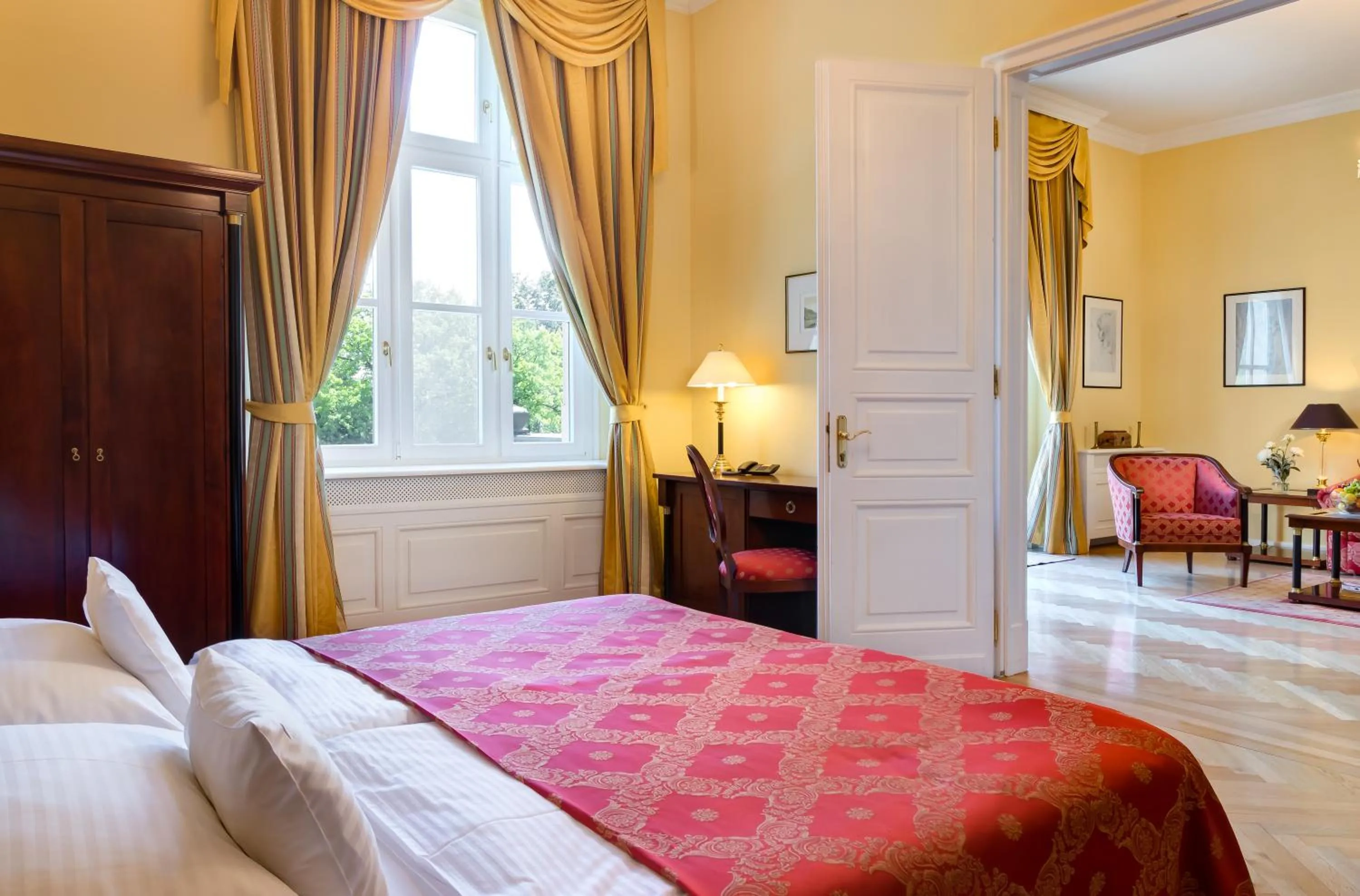 Bed in Castle Hotel Grof Degenfeld Superior