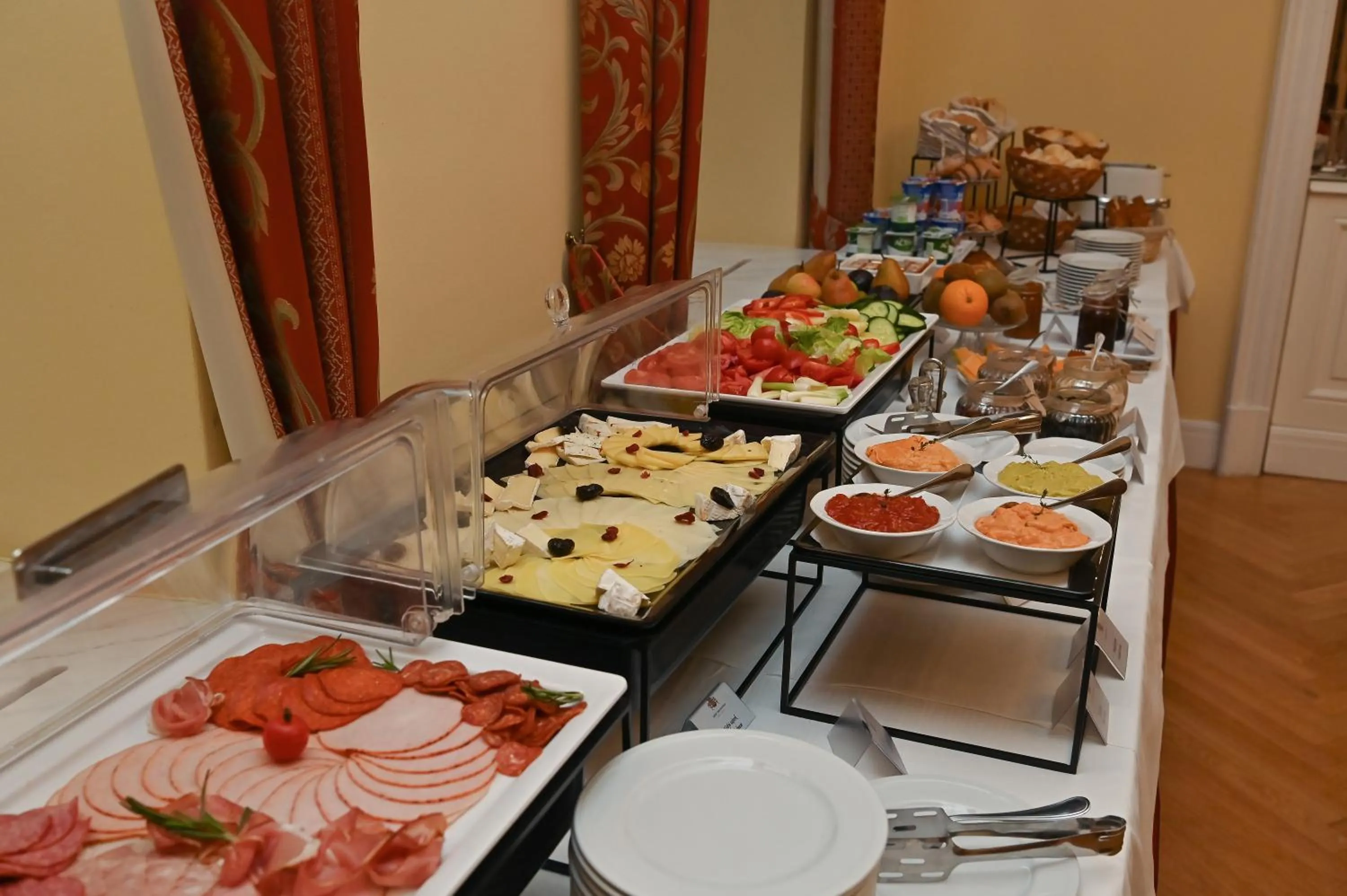 Breakfast in Castle Hotel Grof Degenfeld Superior