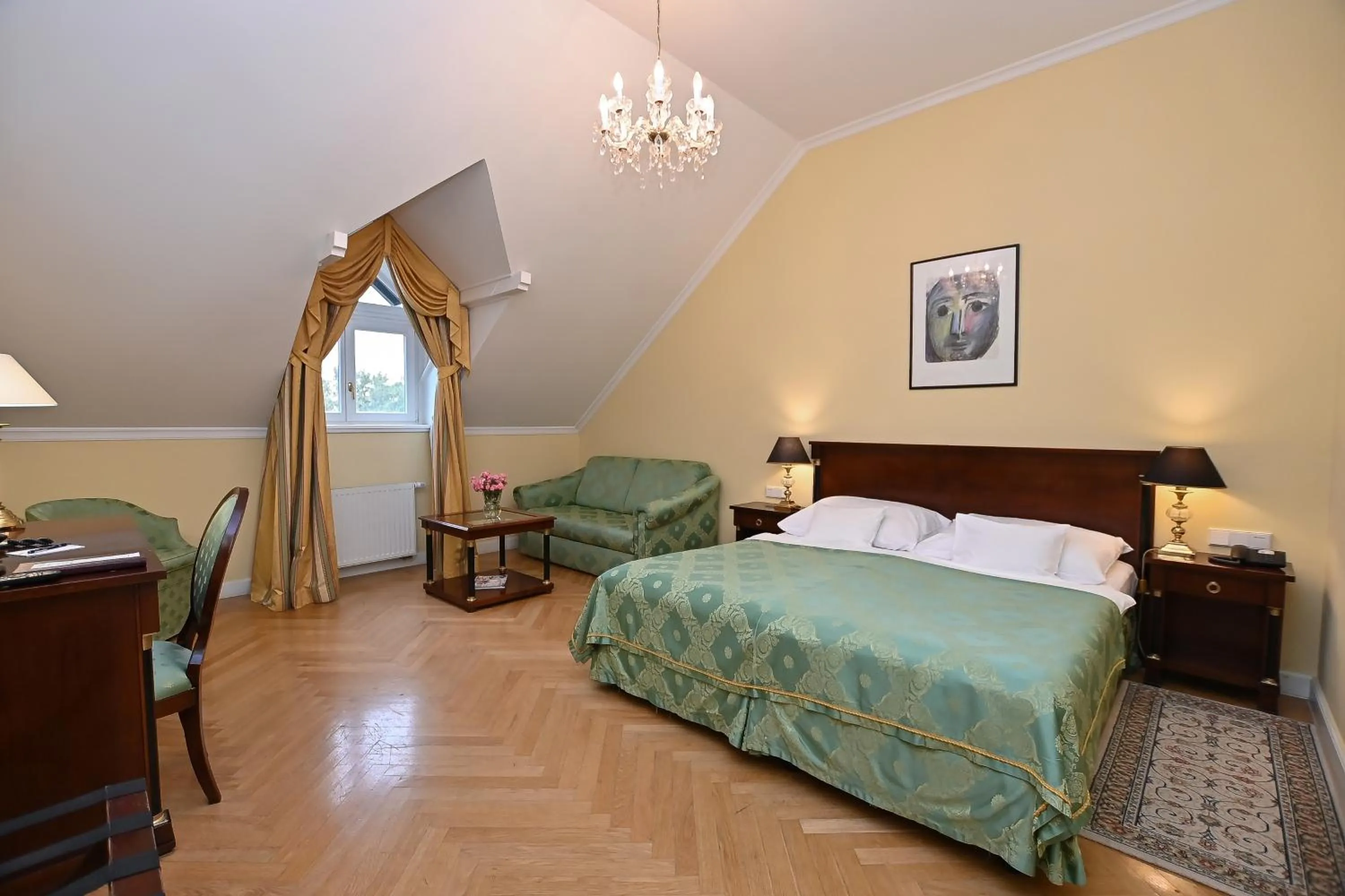 Bed in Castle Hotel Grof Degenfeld Superior