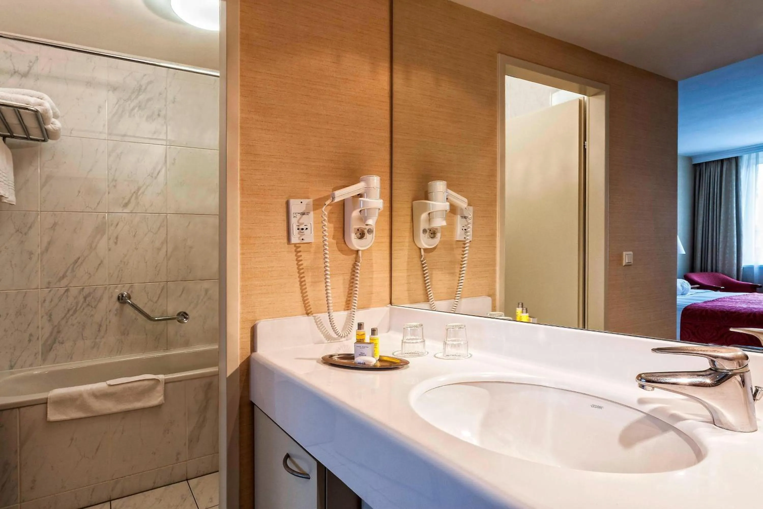 Bathroom in Millennium Court, Budapest - Marriott Executive Apartments