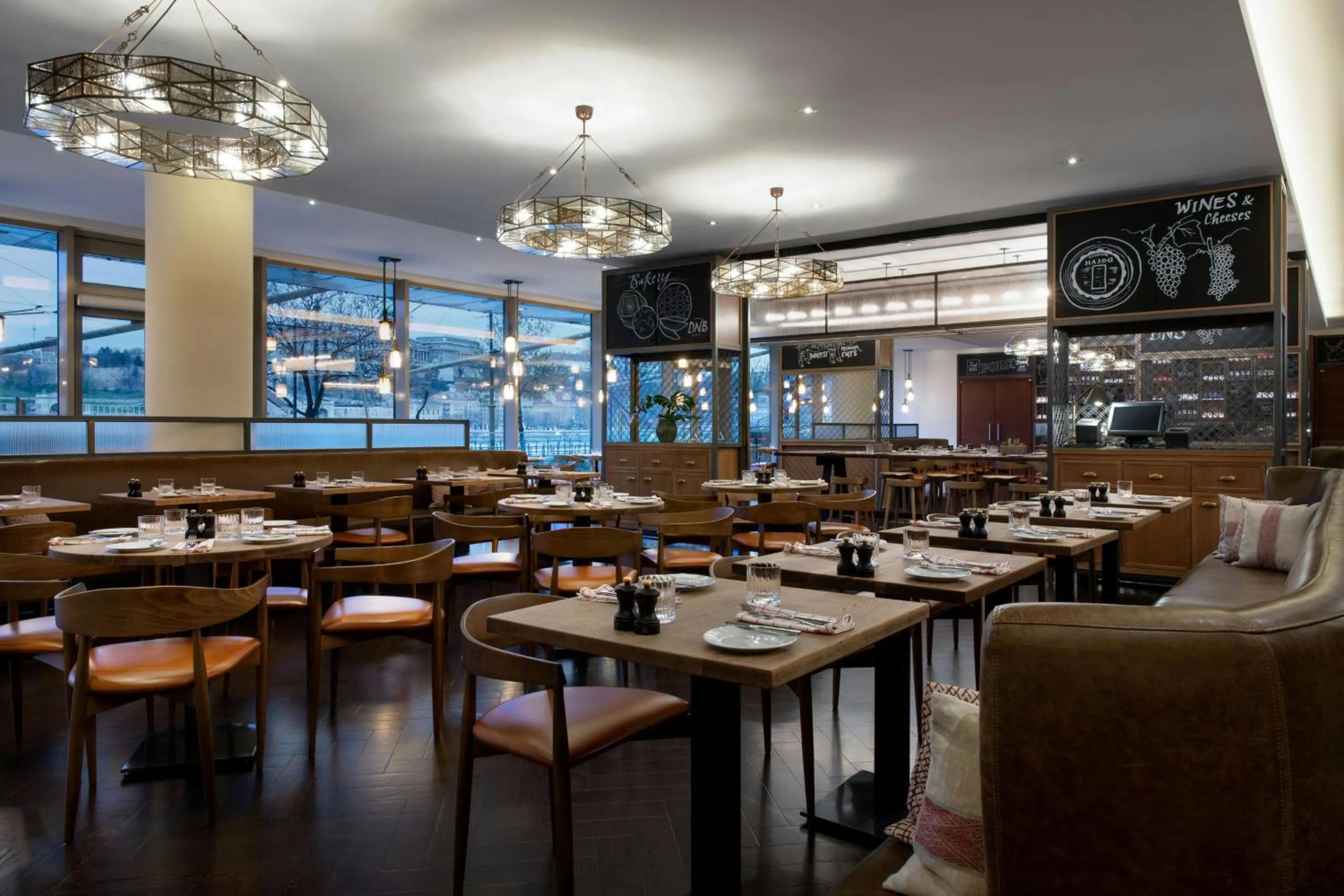 Restaurant/places to eat in Millennium Court, Budapest - Marriott Executive Apartments