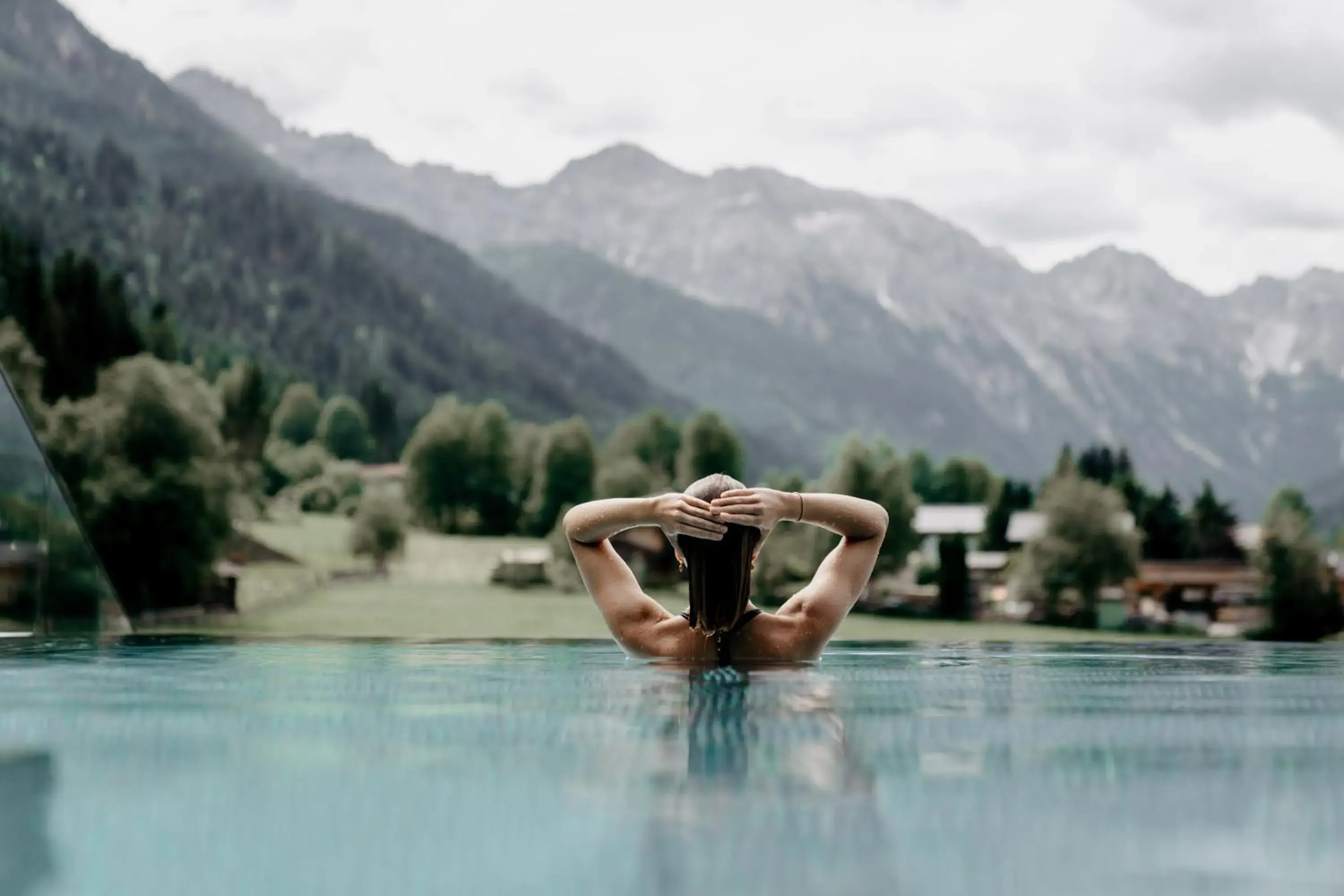 JoAnn suites & apart JoAnn suites & apart