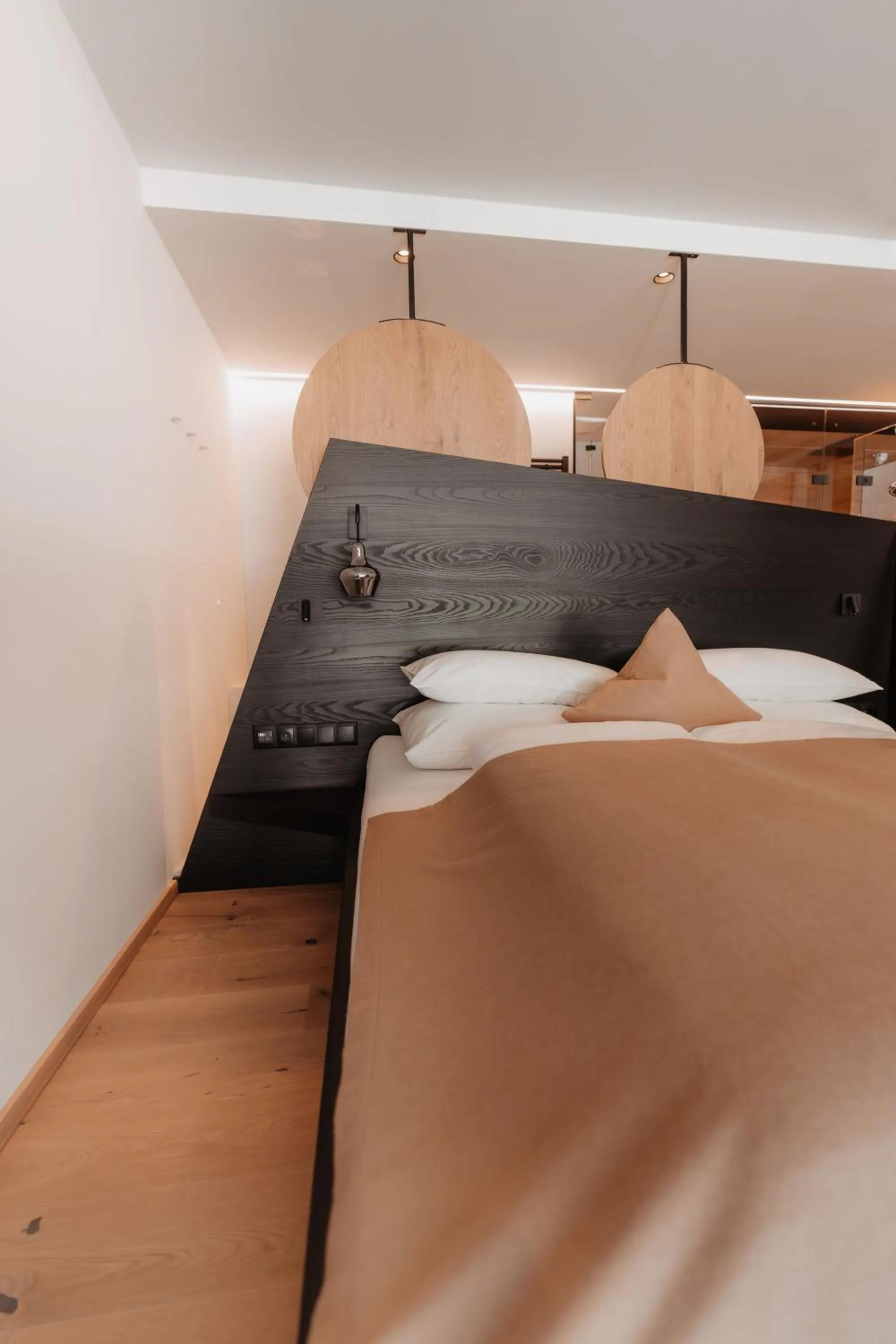 Bed in JoAnn suites & apart