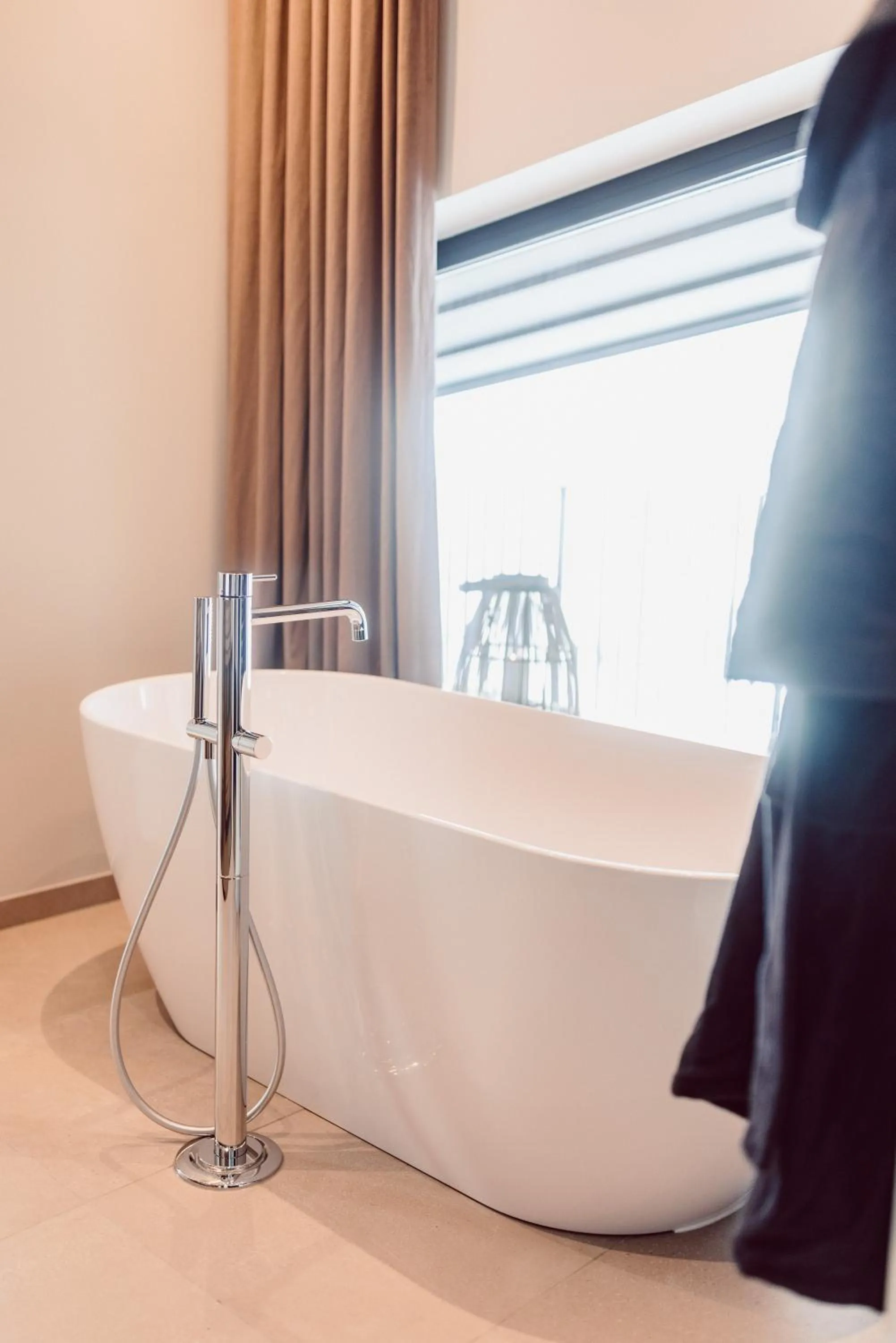 Bath in JoAnn suites & apart