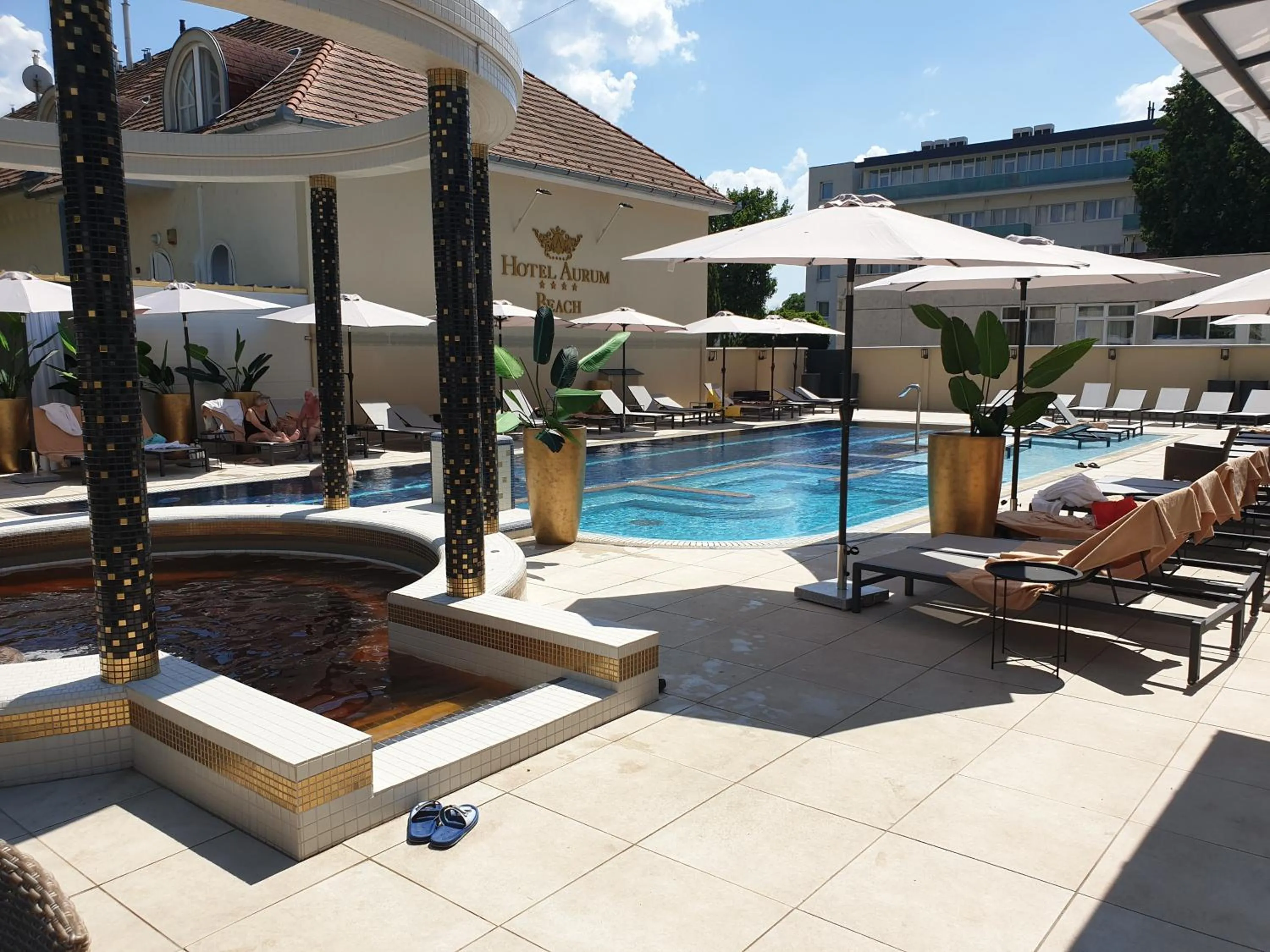 Swimming pool in Hotel Aurum