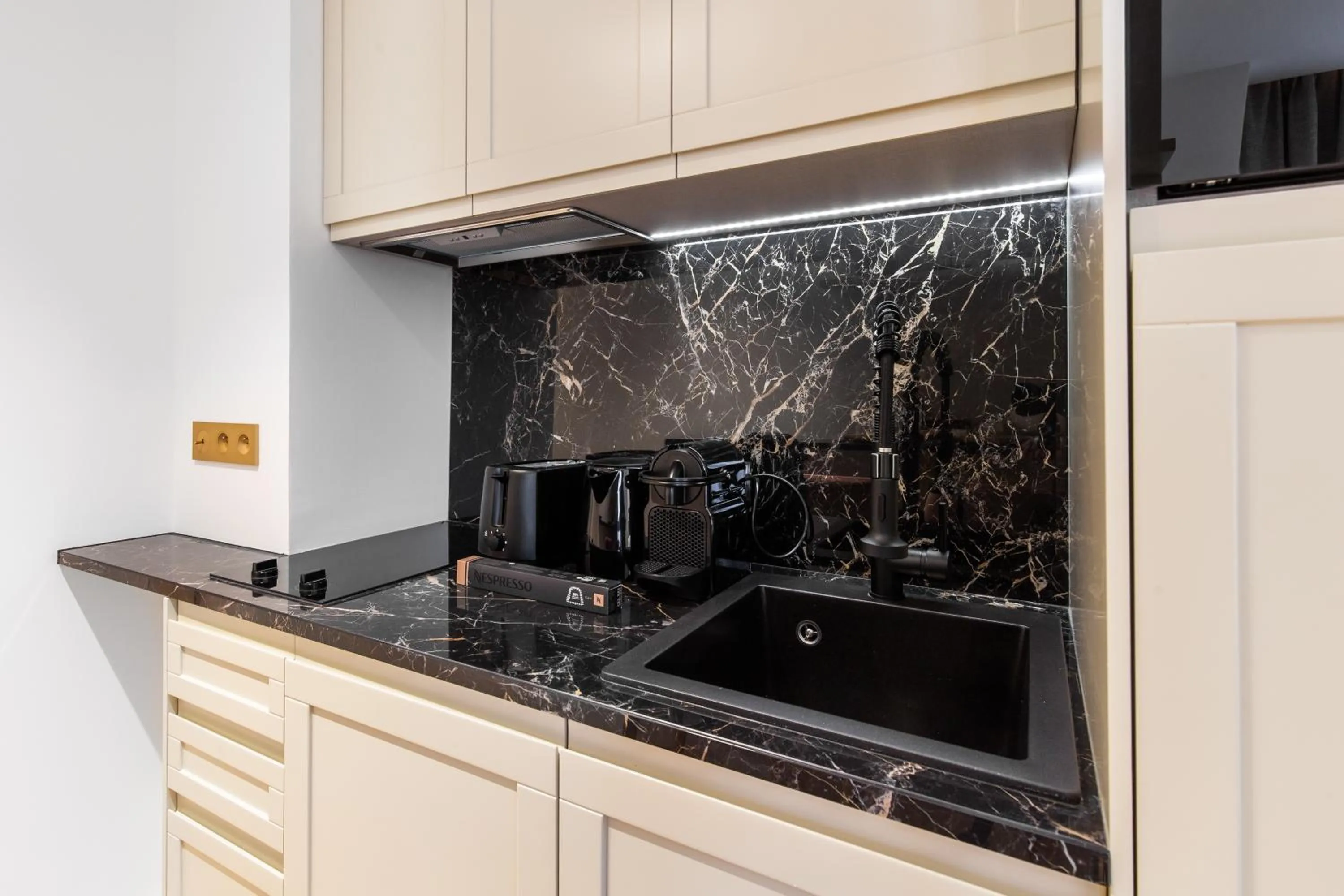 Coffee/tea facilities in Quartier Libre - Saint Georges