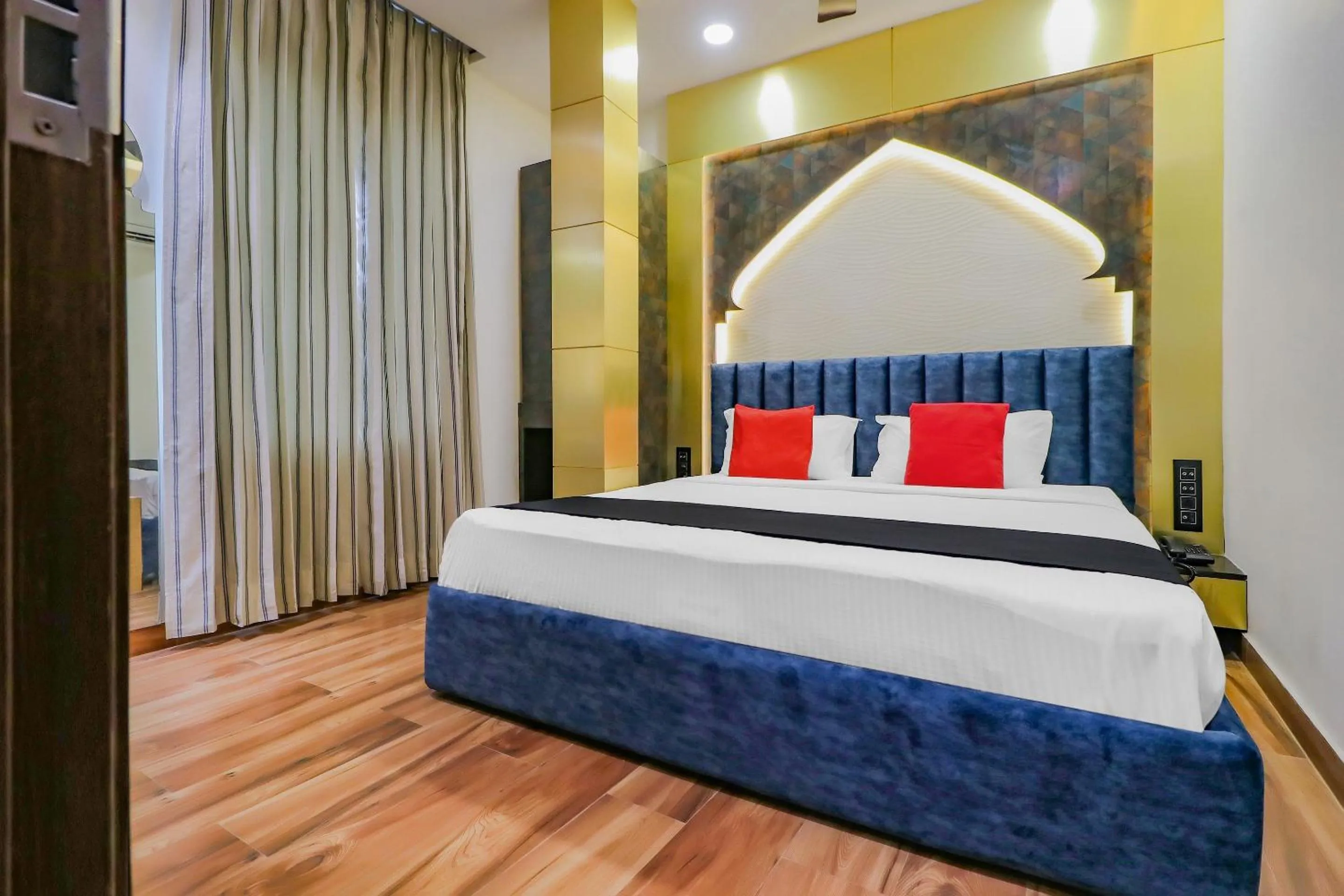 Bedroom in Capital O Western Galaxy