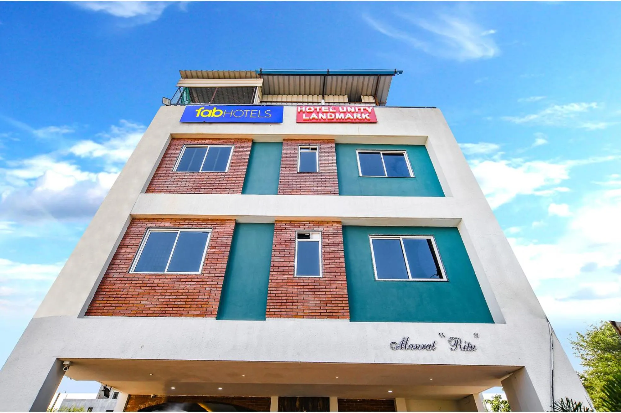 Property building in FabHotel Unity Landmark