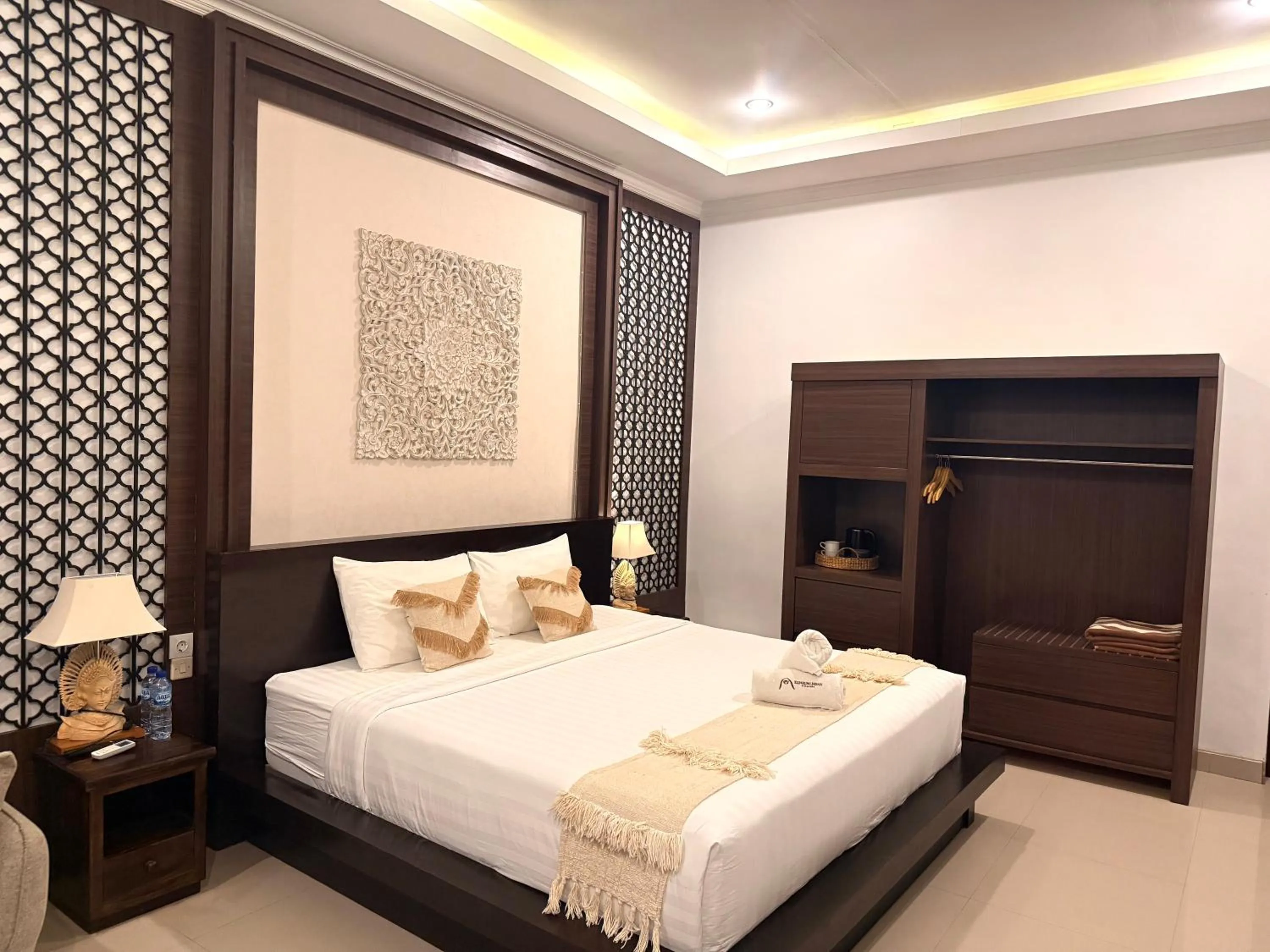 Property building, Bed in Kelingking Mesari Villa and Spa