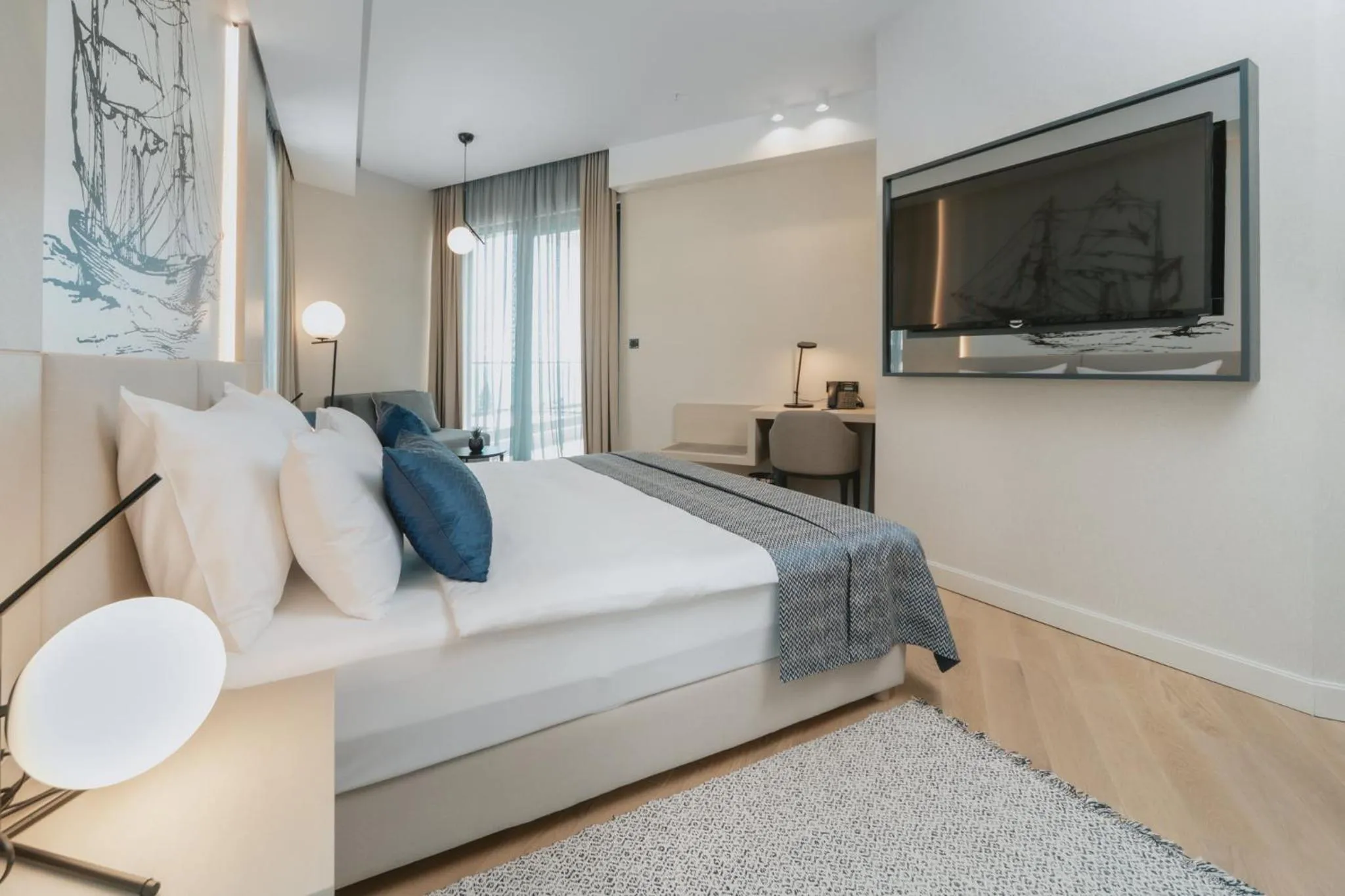 Photo of the whole room, Bed in Katamare Hotel