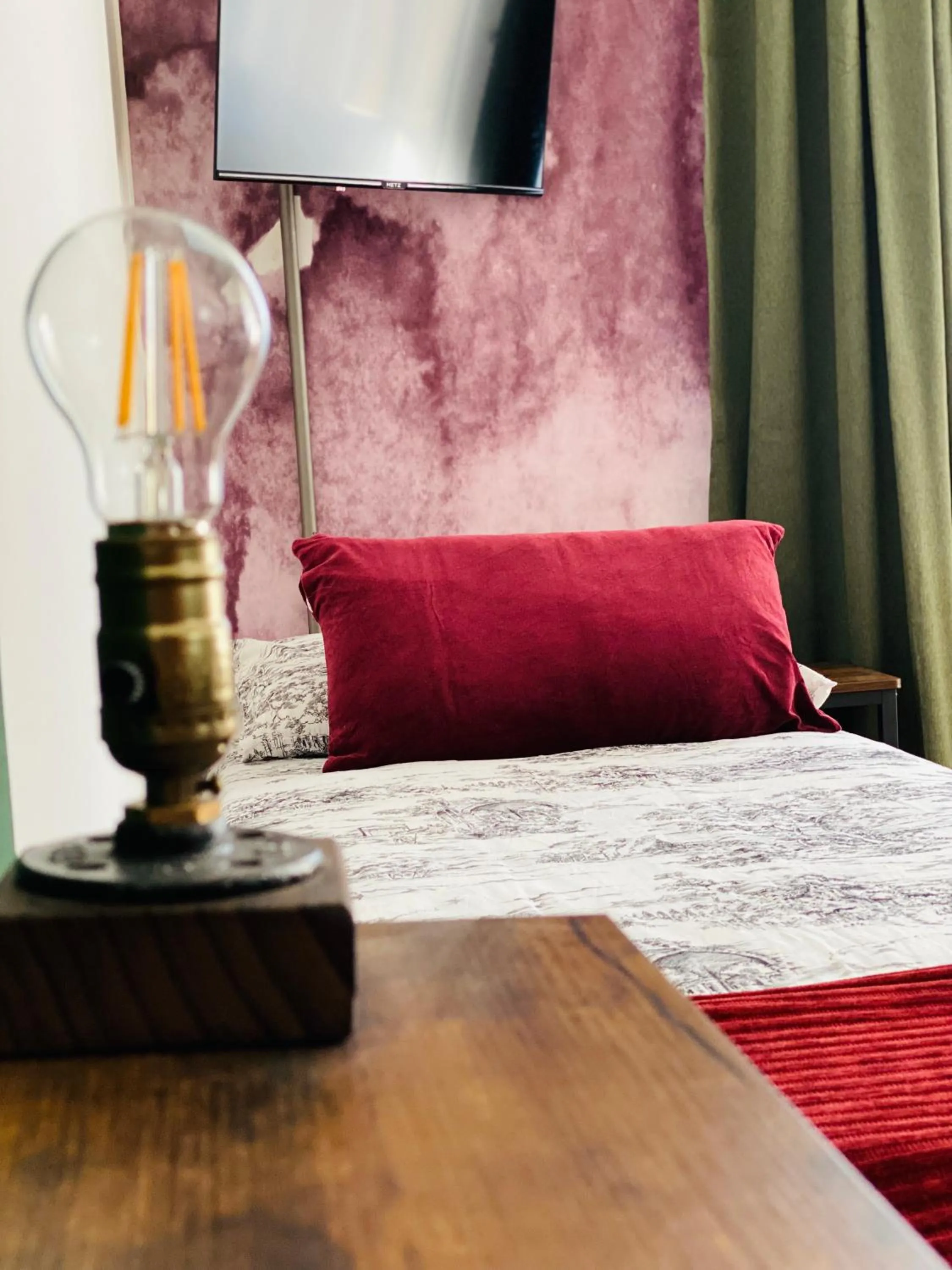 Decorative detail, Bed in B&B Monteverdi L'Arancio