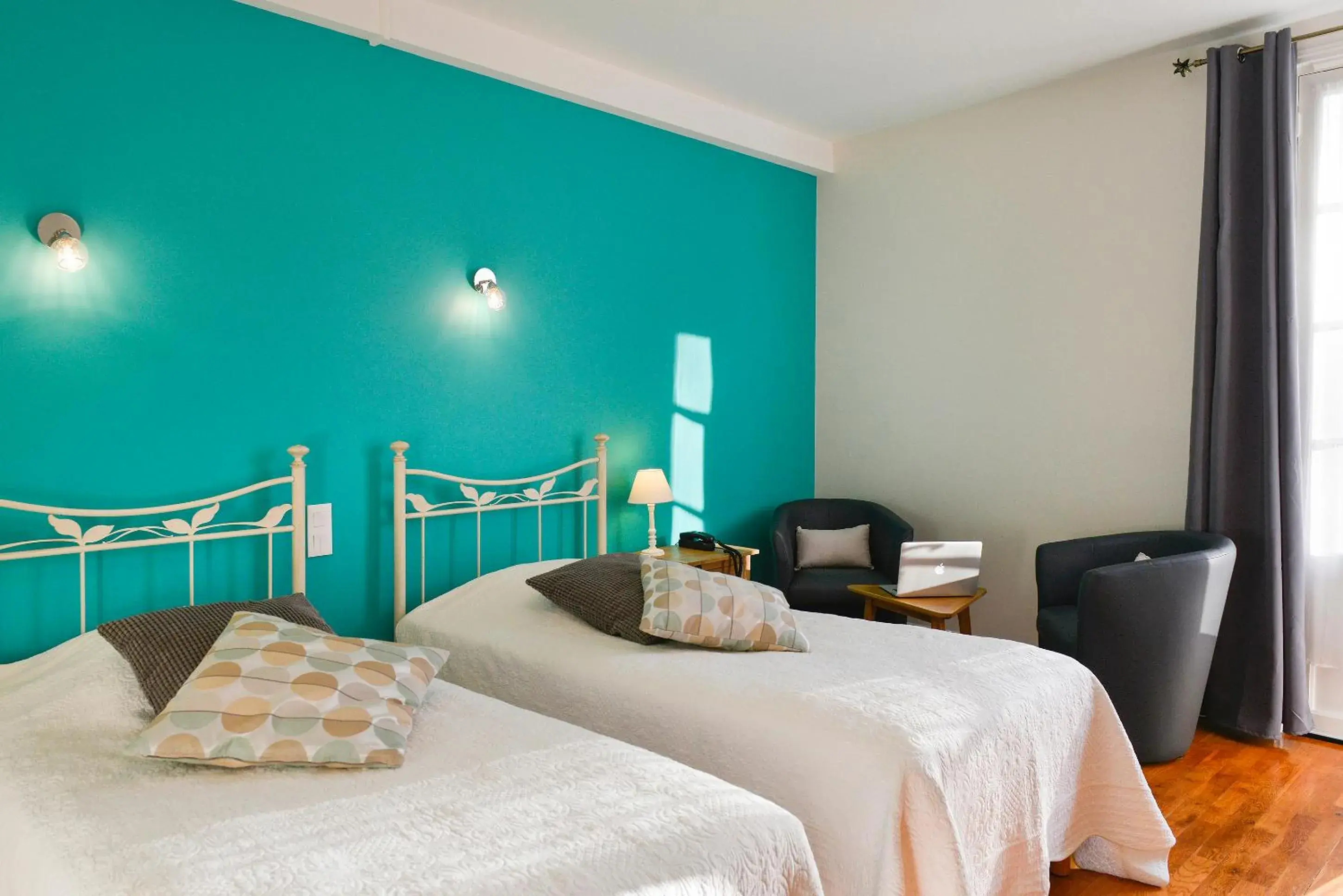 Twin Room in Logis Manoir De La Giraudière Twin Room in Logis Manoir De La Giraudière