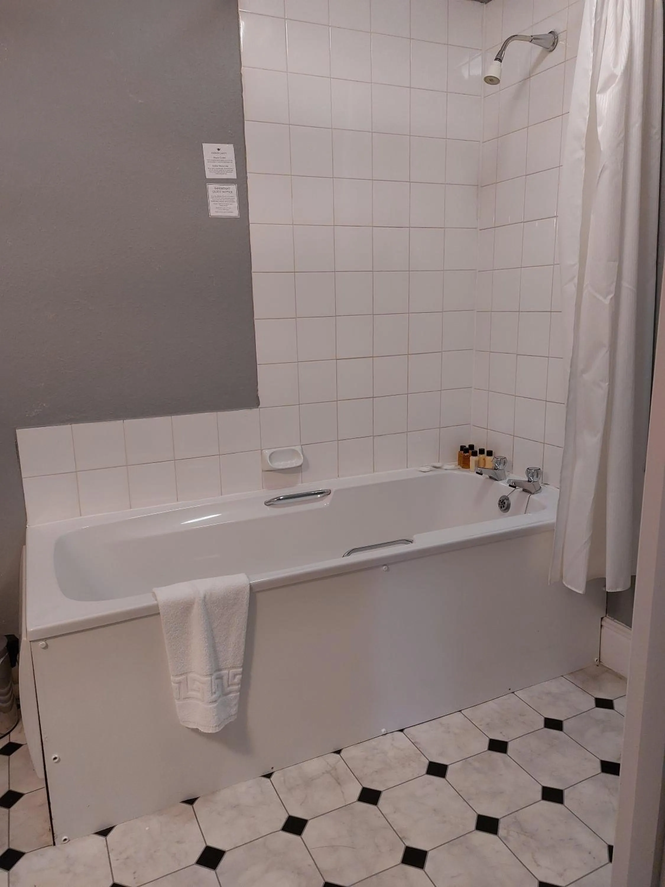 Bathroom in Lion Hotel Dulverton