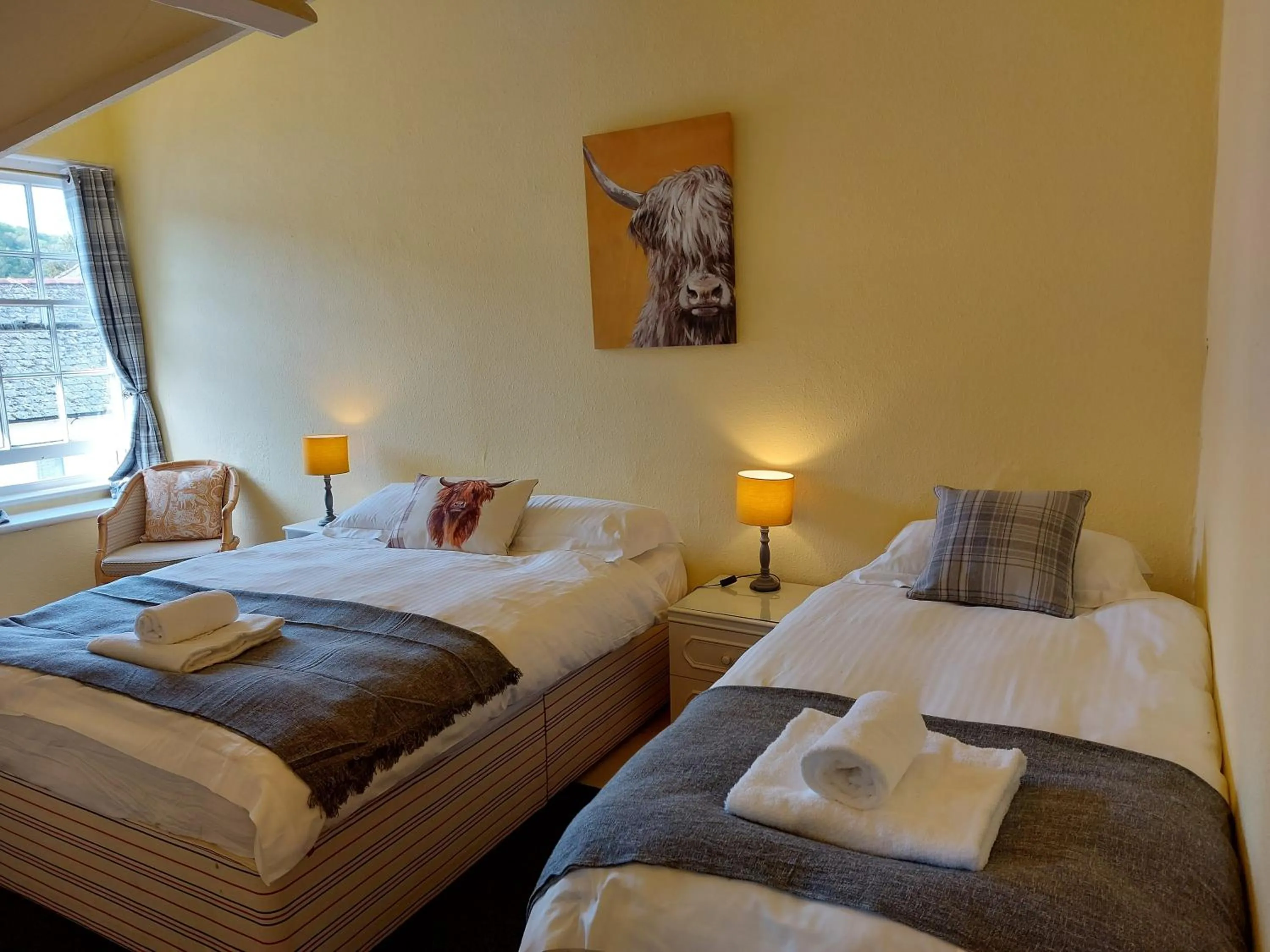 Bedroom, Bed in Lion Hotel Dulverton