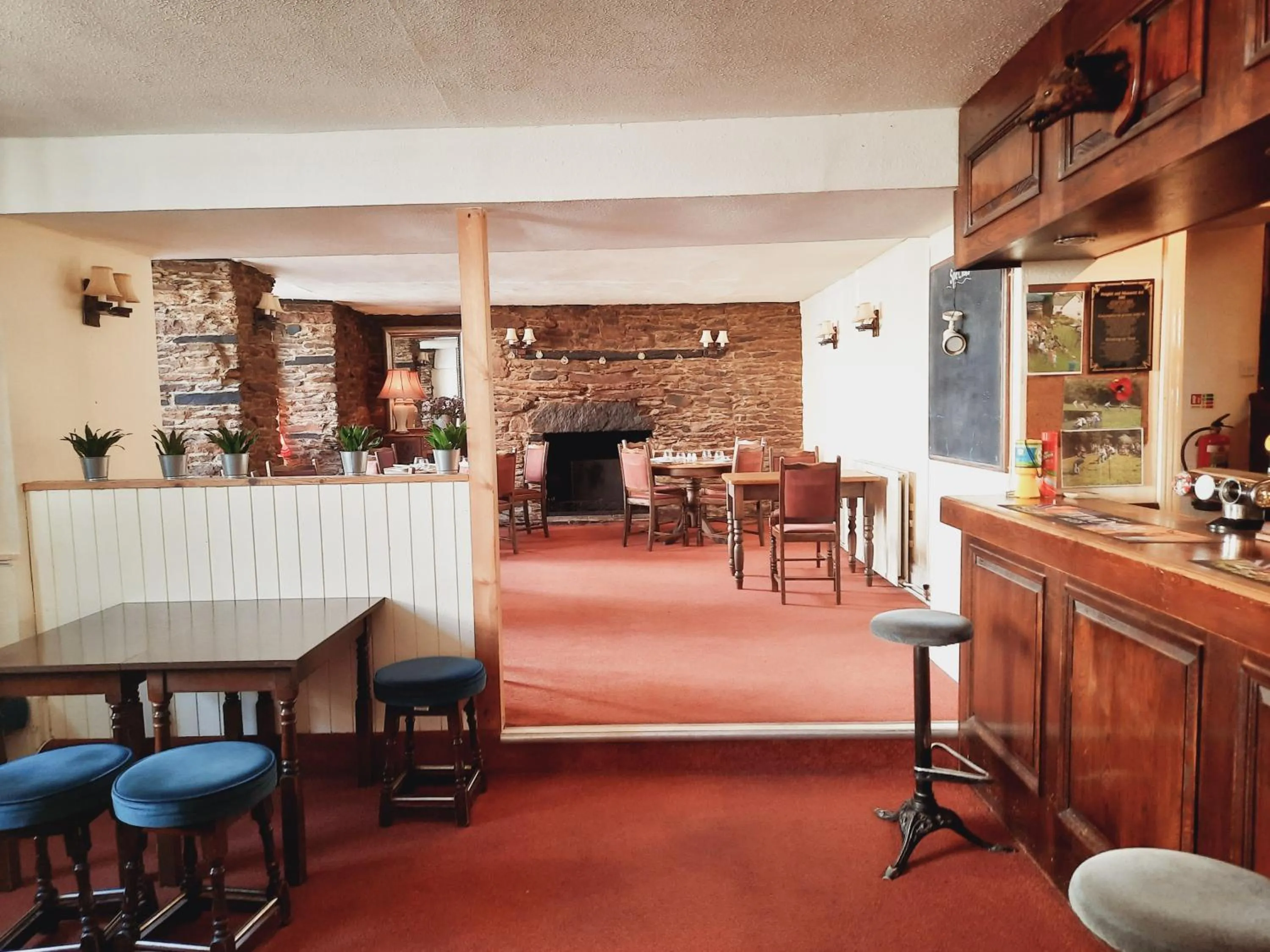 Restaurant/places to eat in Lion Hotel Dulverton