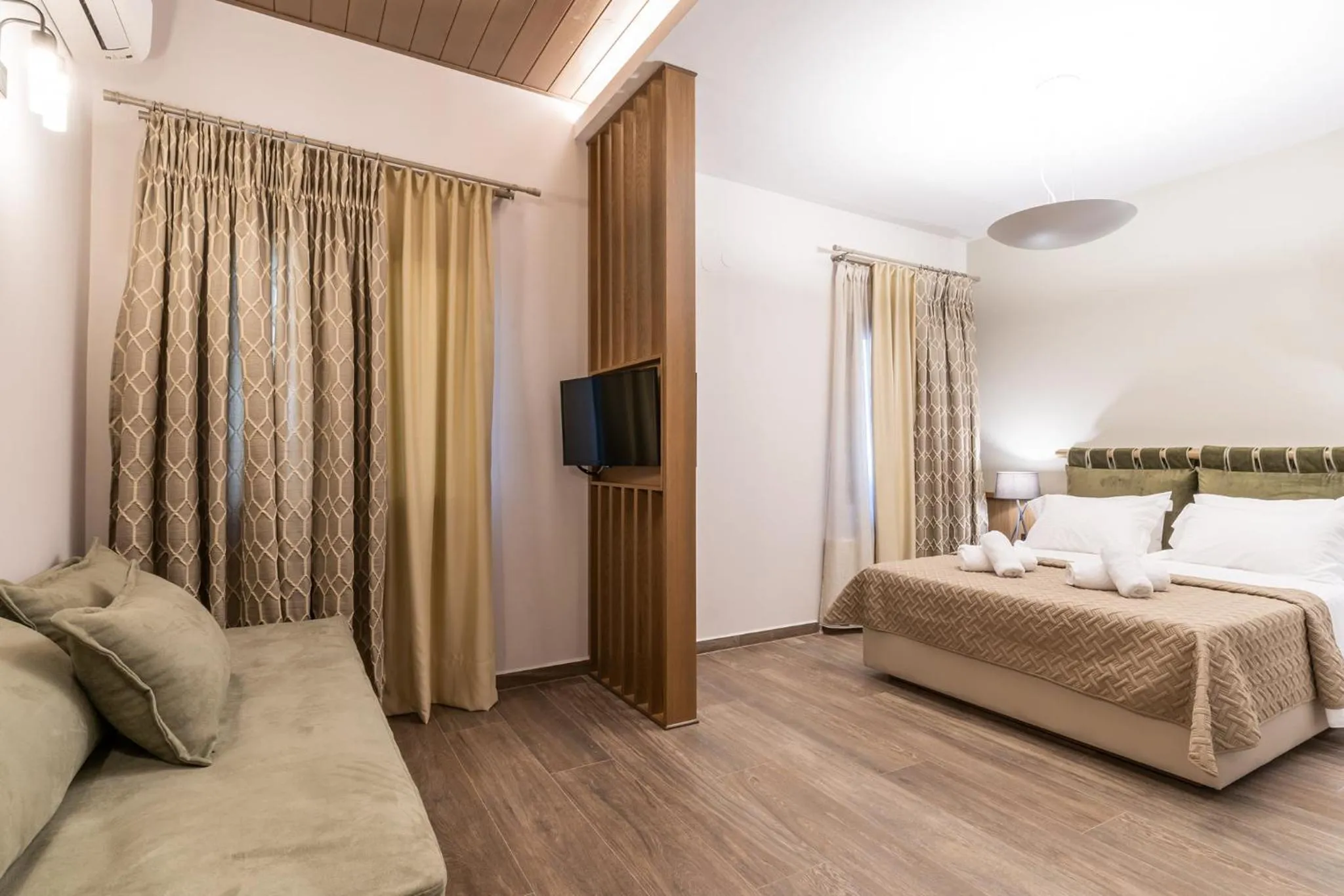 LYDIA suites and rooms