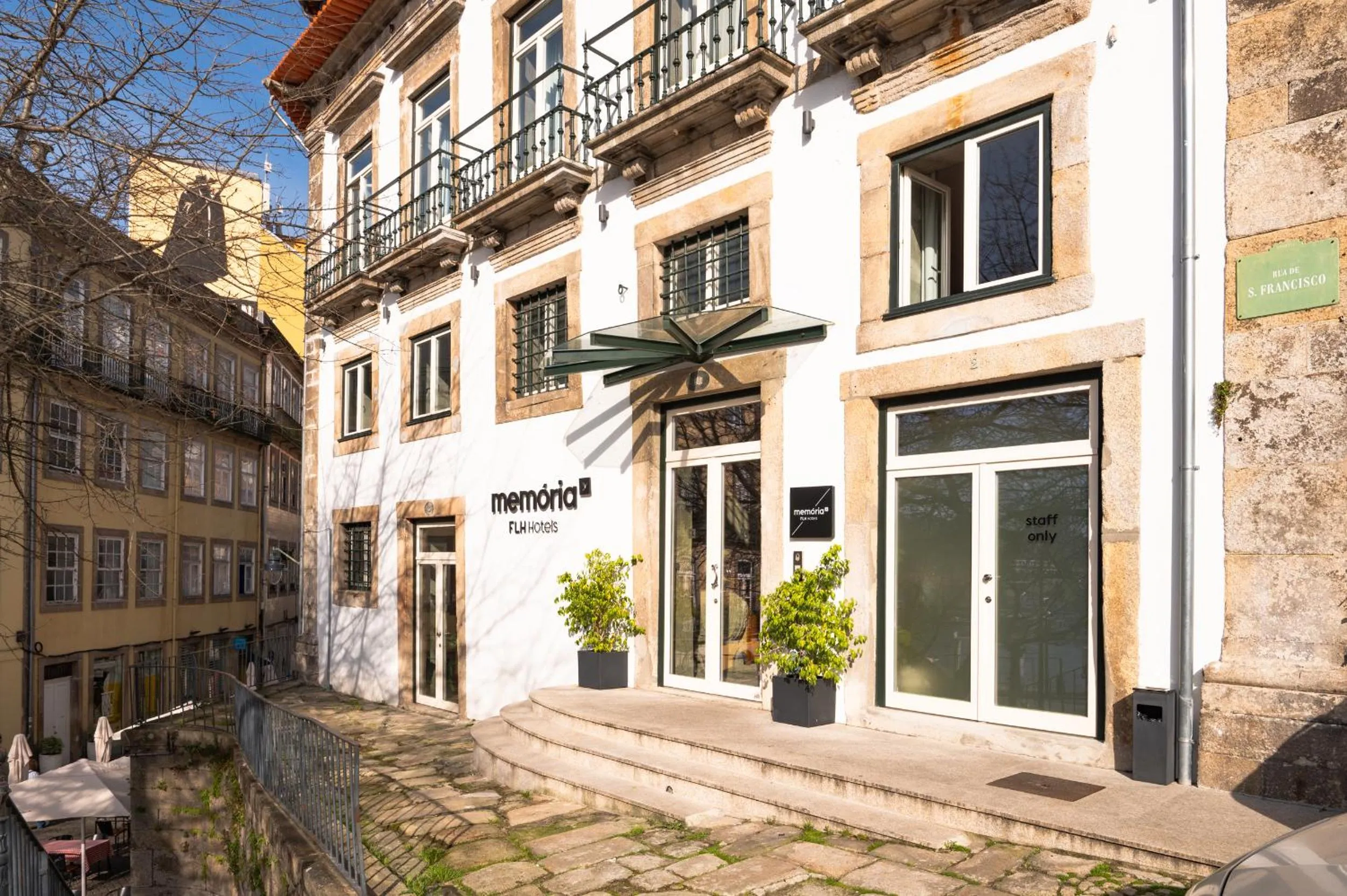 Facade/entrance in Memoria Porto FLH Hotels