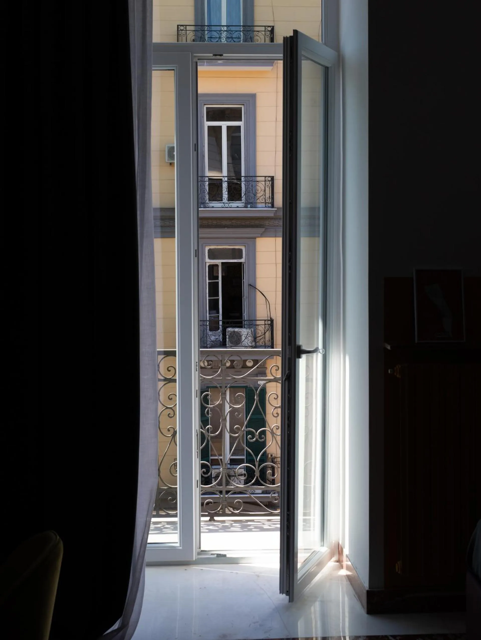 Nearby landmark in Rettifilo 311