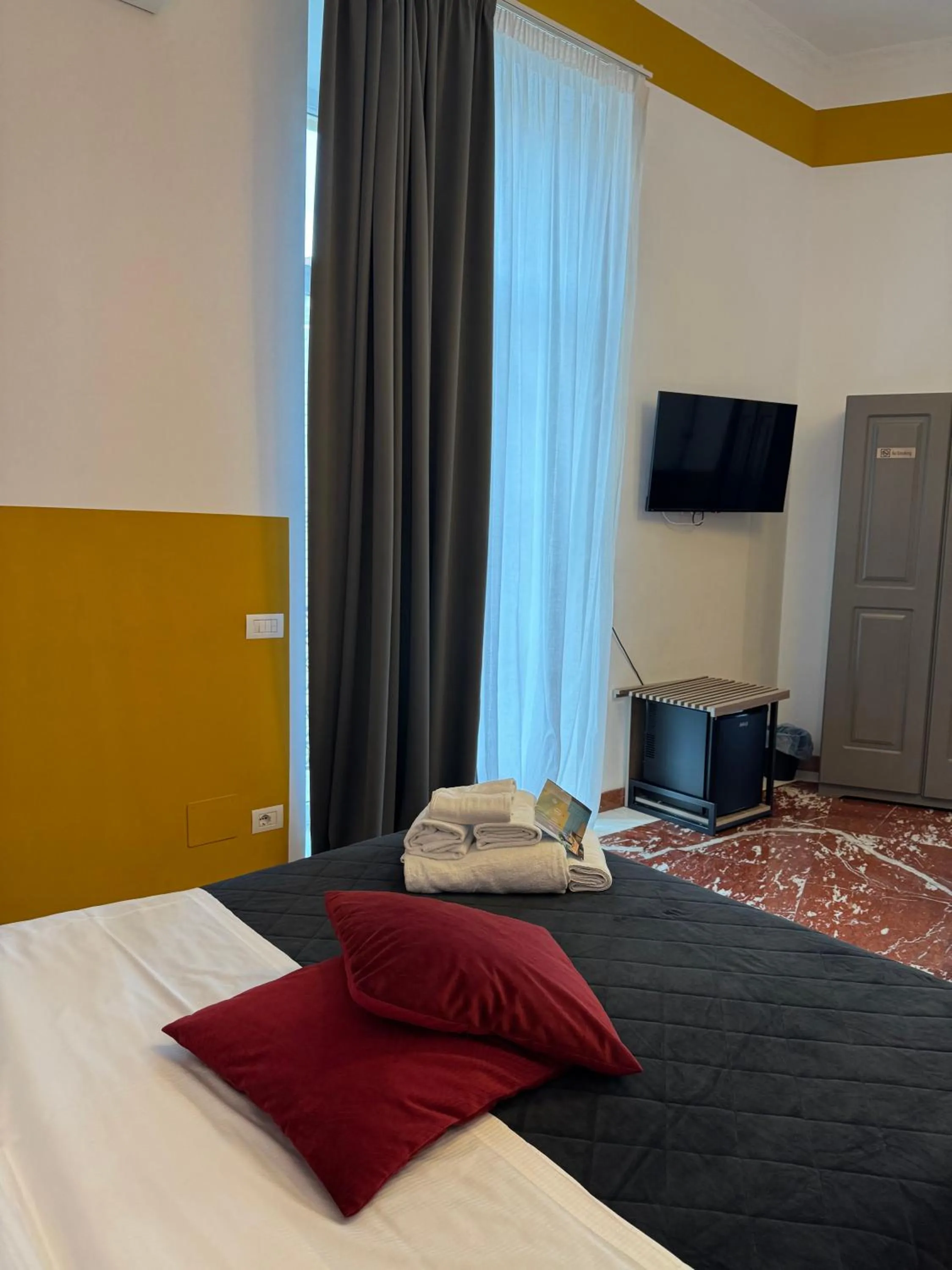 Communal lounge/ TV room, Bed in Rettifilo 311