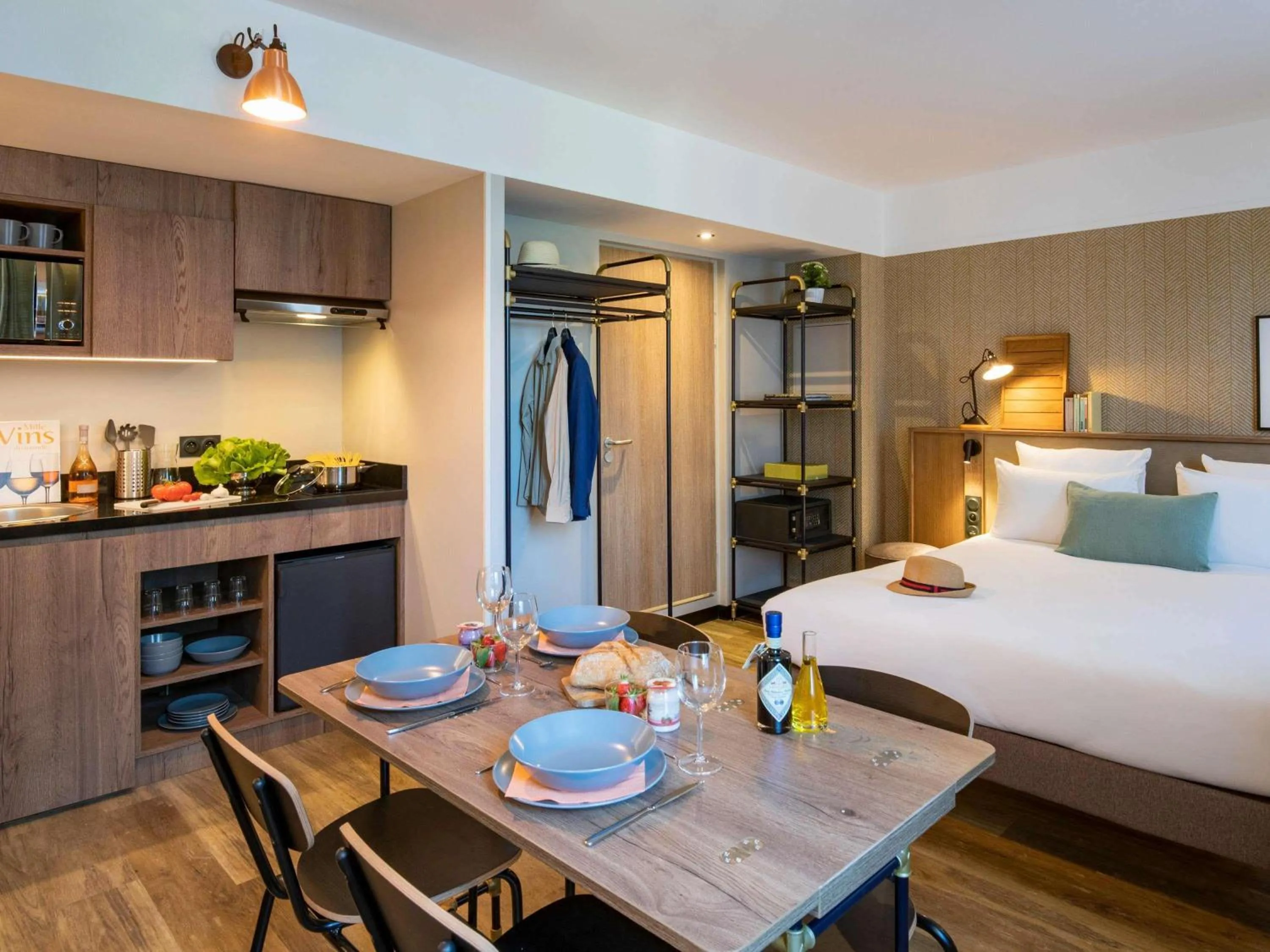 Bedroom, Bed in Novotel Suites Nice Airport