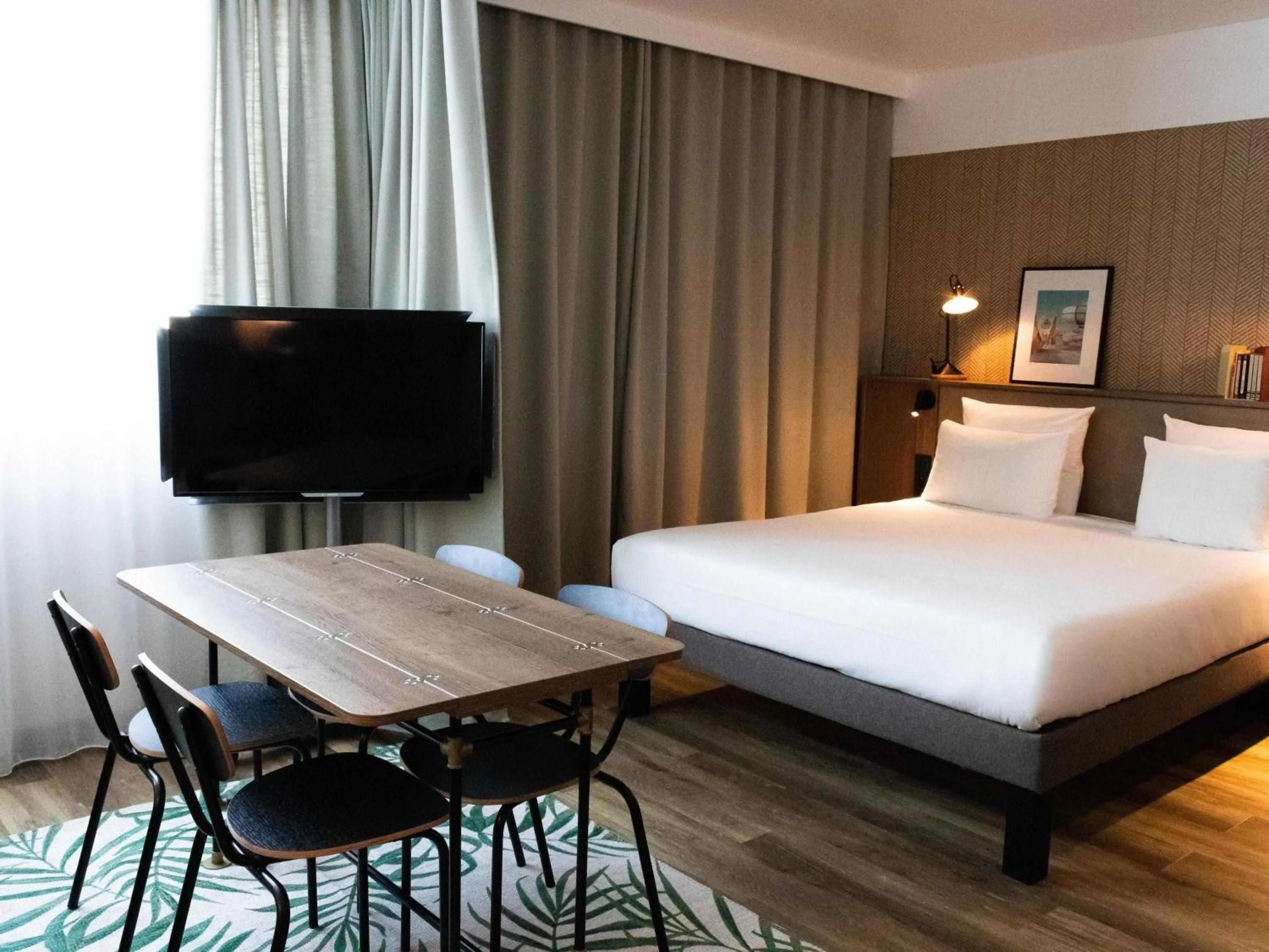 Bedroom, Bed in Novotel Suites Nice Airport