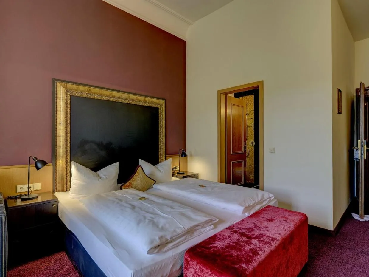 Bed in Klostergasthof Raitenhaslach