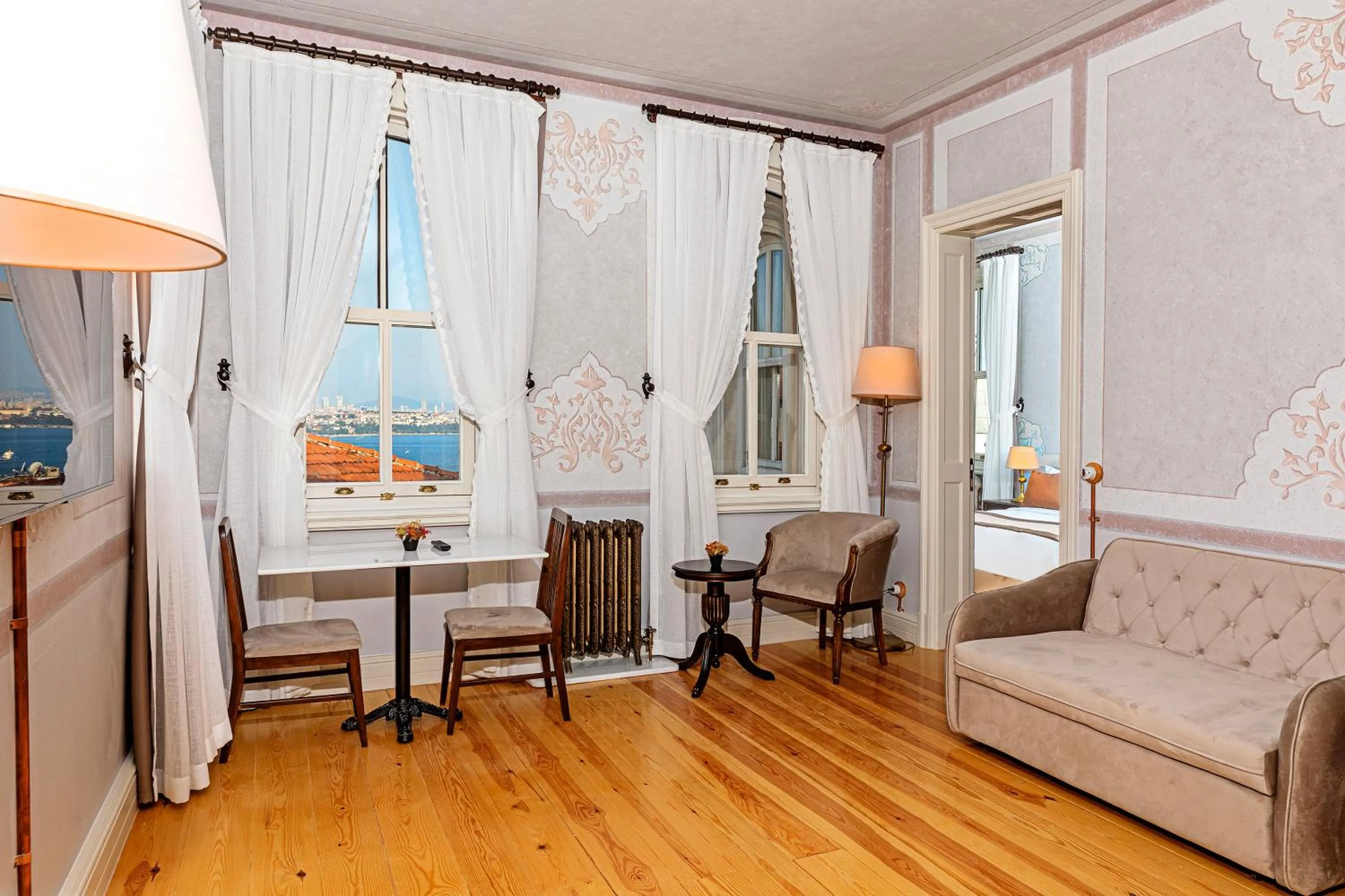 Seating area in Meroddi Barnathan Hotel