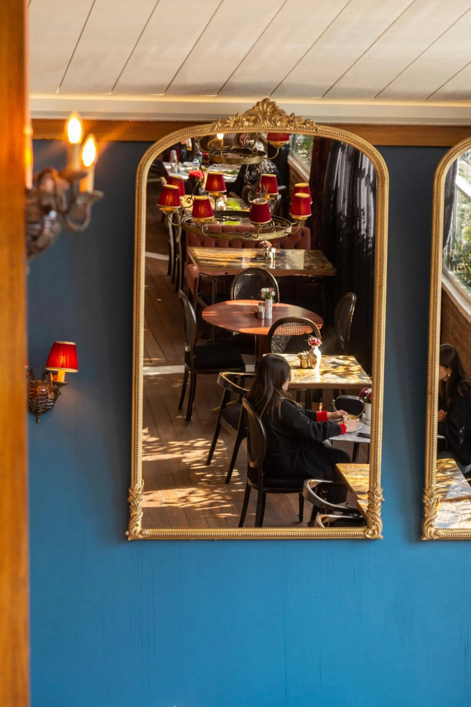 Restaurant/places to eat in Meroddi Barnathan Hotel