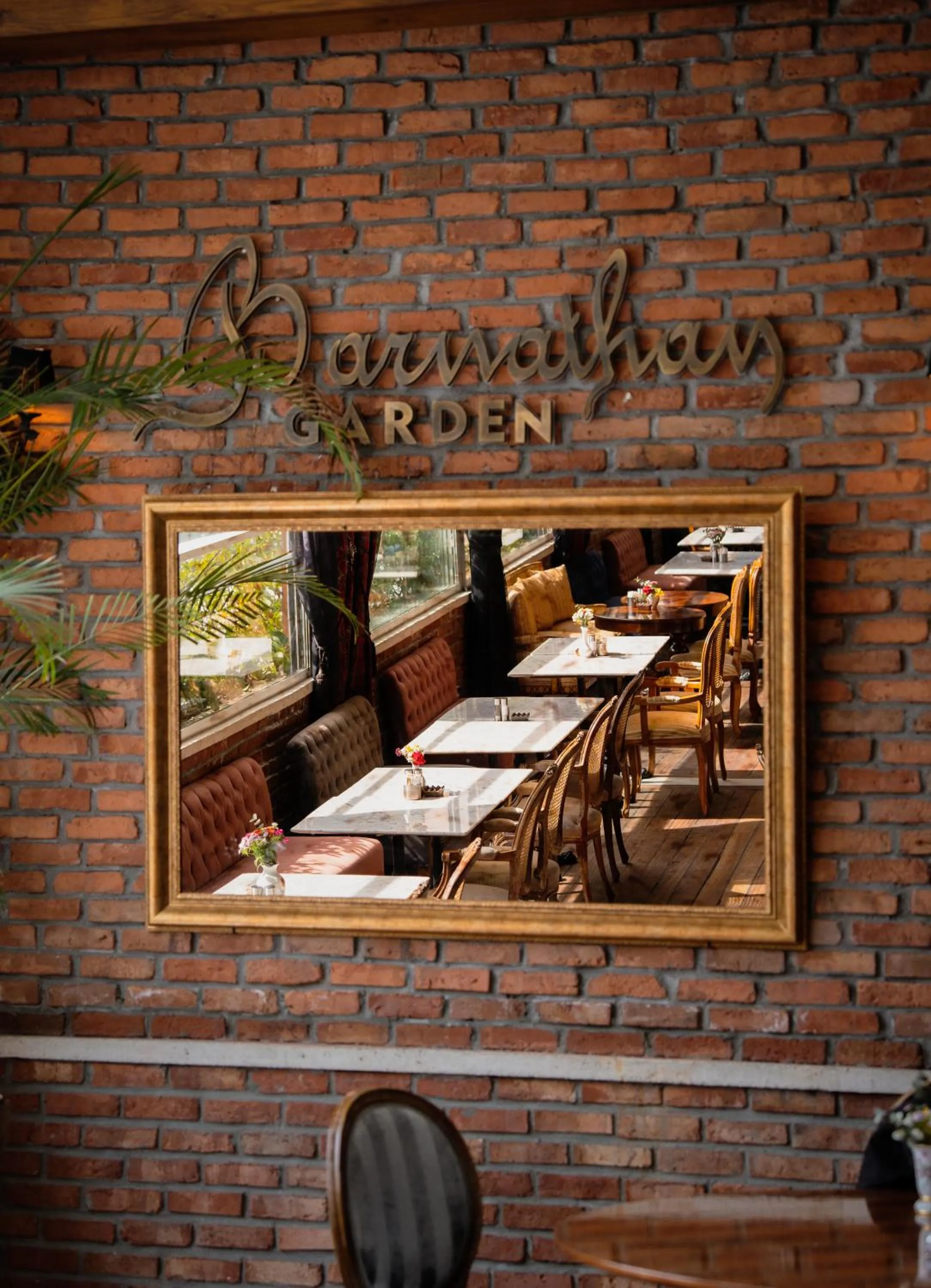 Restaurant/places to eat in Meroddi Barnathan Hotel