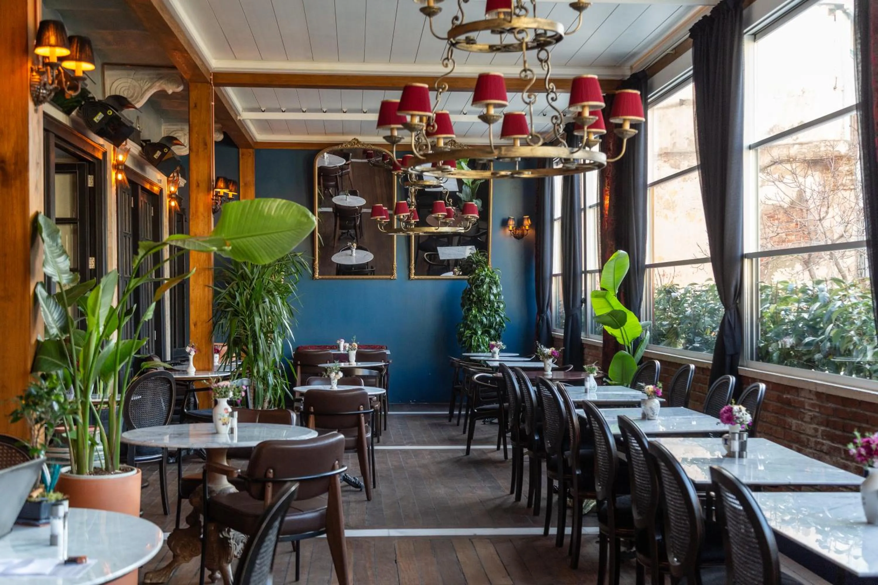 Restaurant/places to eat in Meroddi Barnathan Hotel