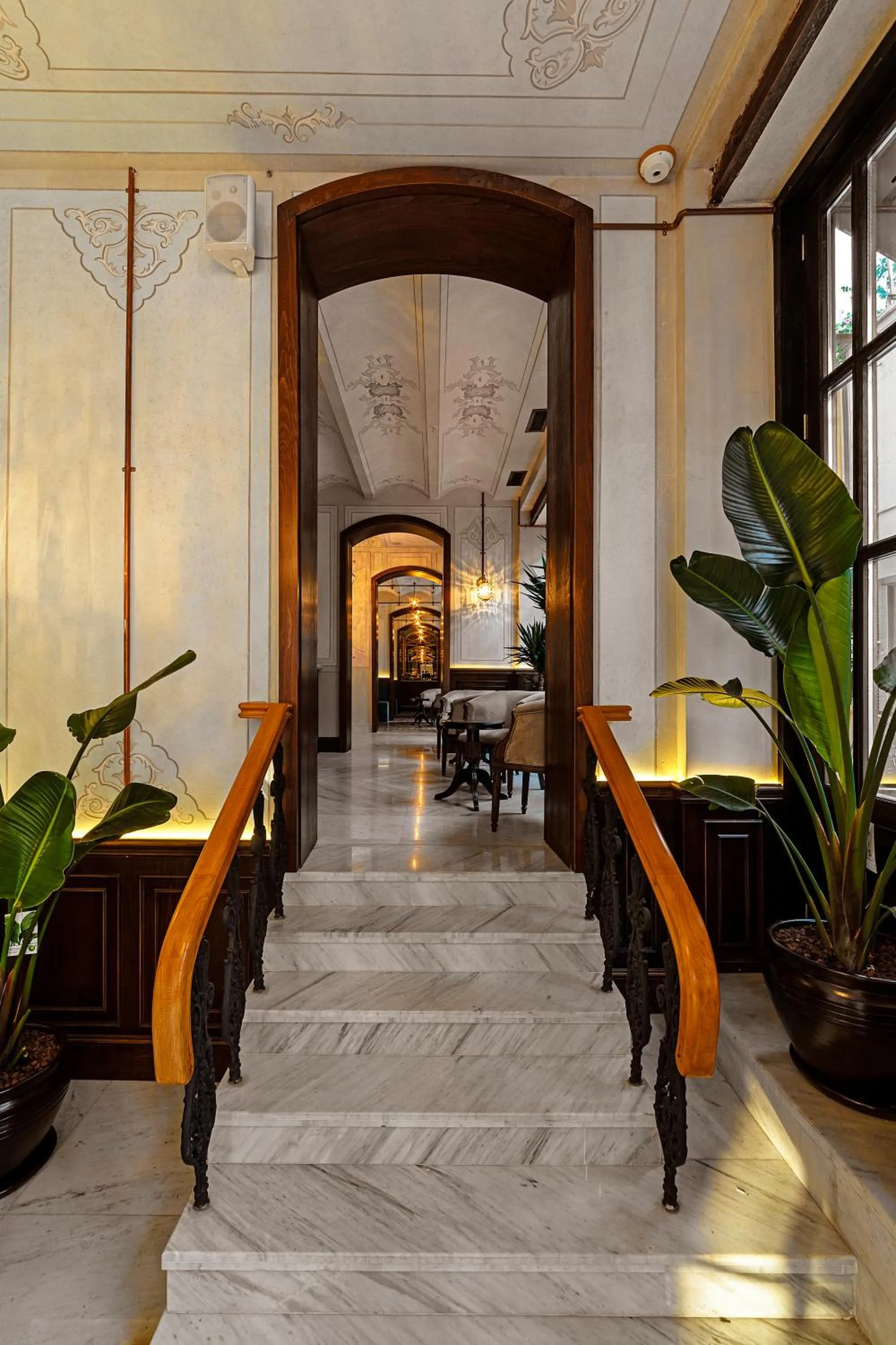 Restaurant/places to eat in Meroddi Barnathan Hotel