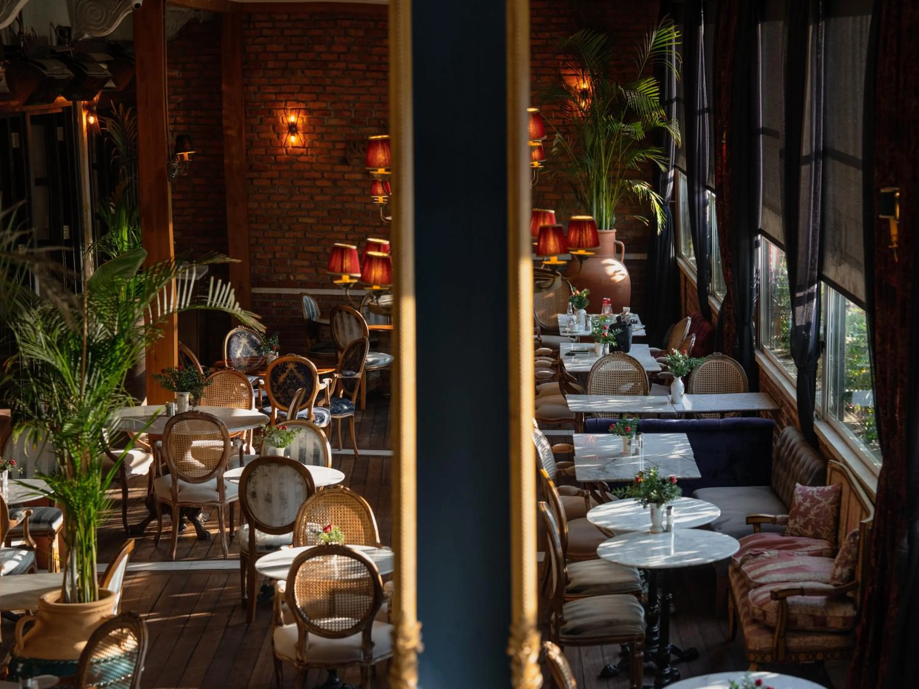 Restaurant/places to eat in Meroddi Barnathan Hotel