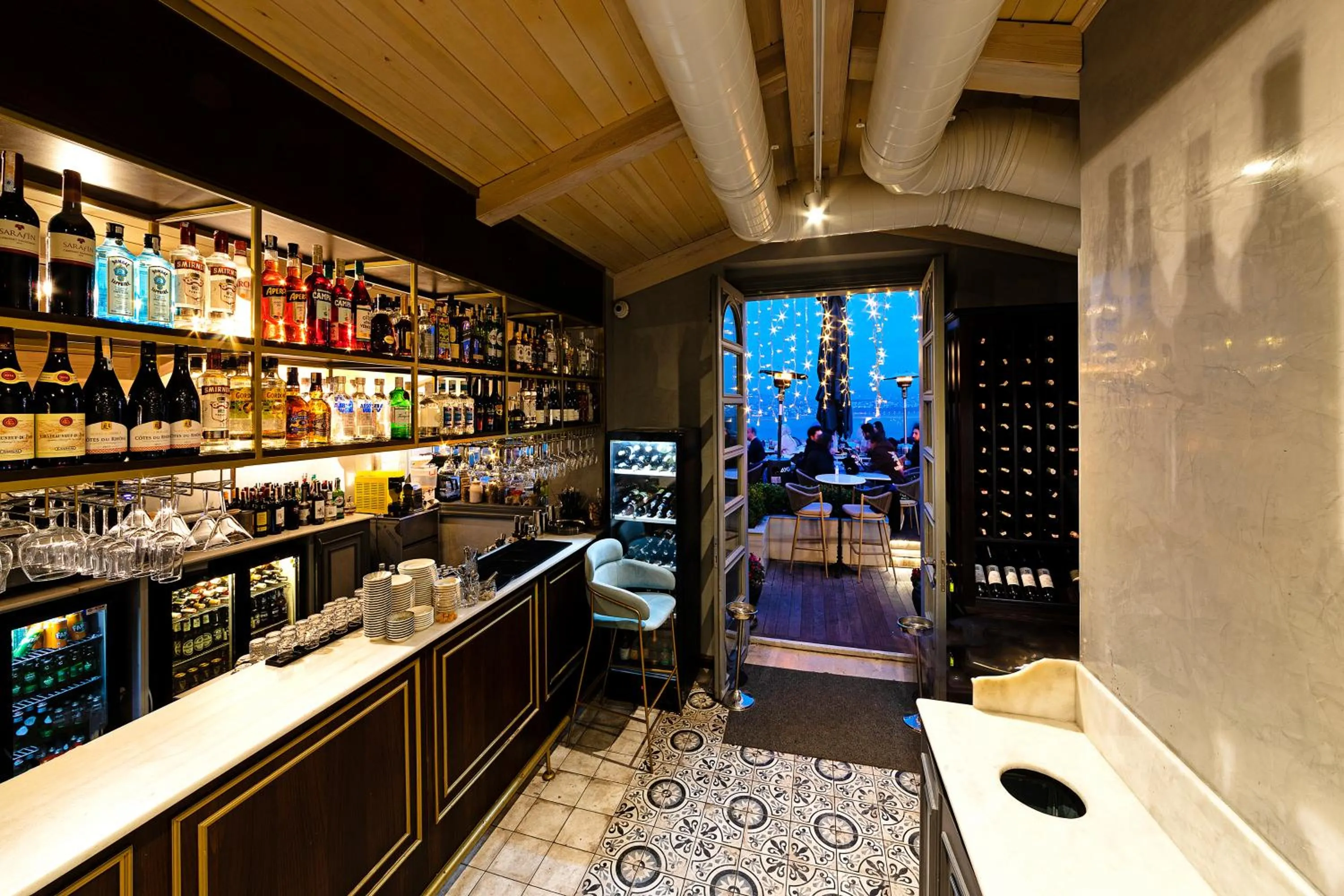 Restaurant/places to eat in Meroddi Barnathan Hotel