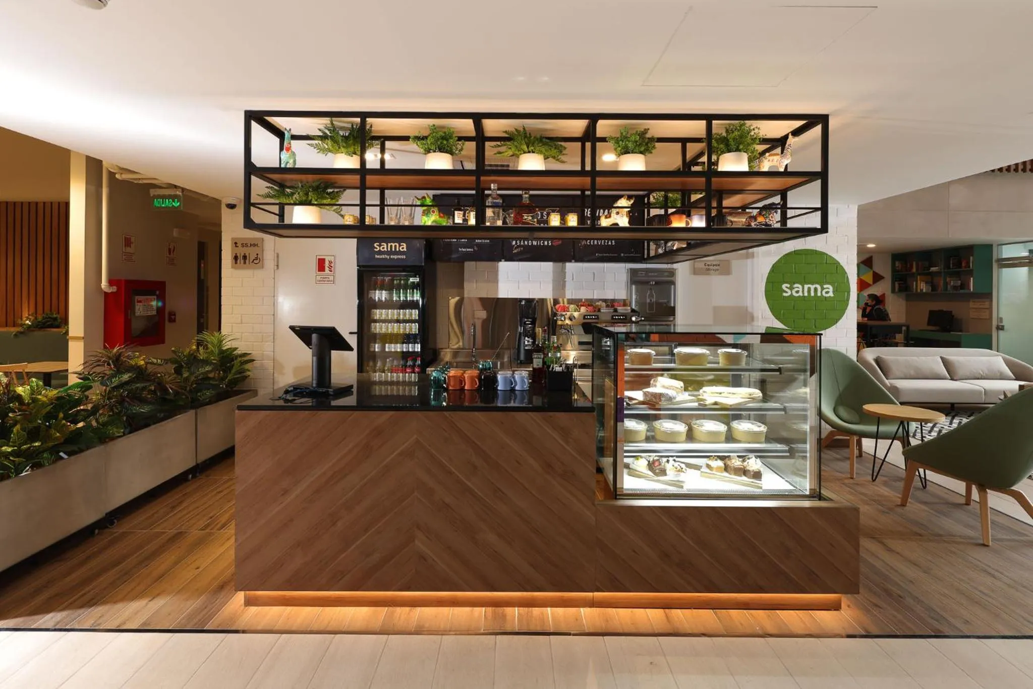 Restaurant/places to eat in Casa Andina Standard Benavides